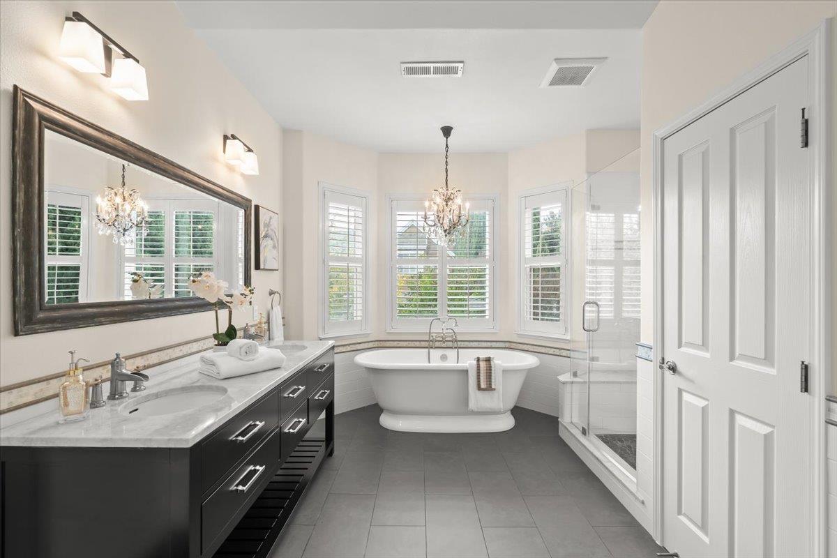 1436 Sandringham Way