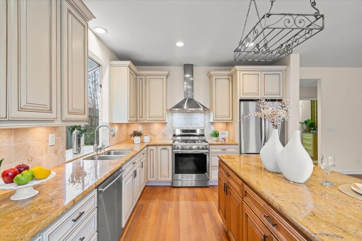 1436 Sandringham Way