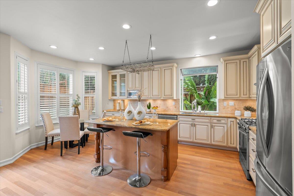 1436 Sandringham Way