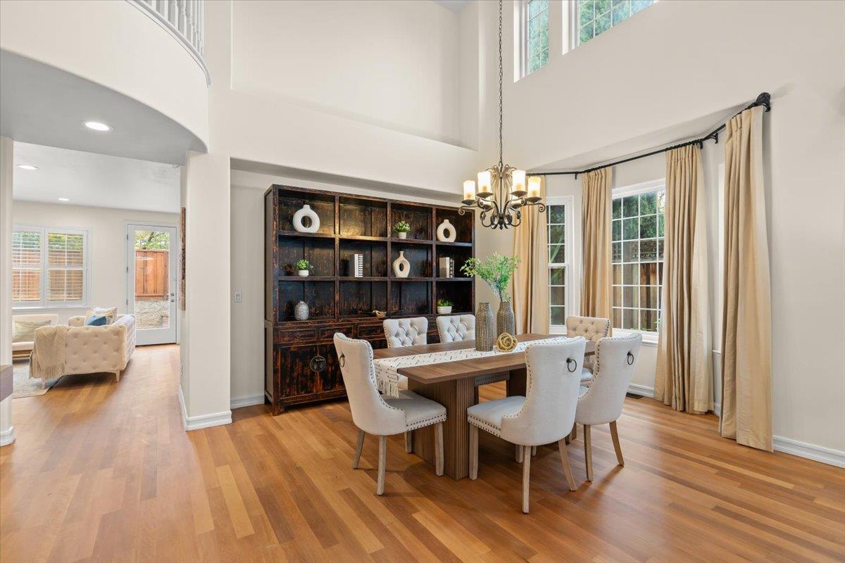 1436 Sandringham Way