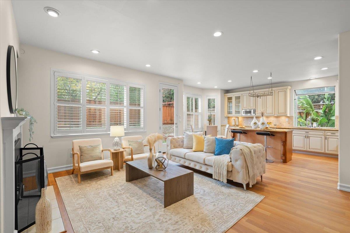 1436 Sandringham Way