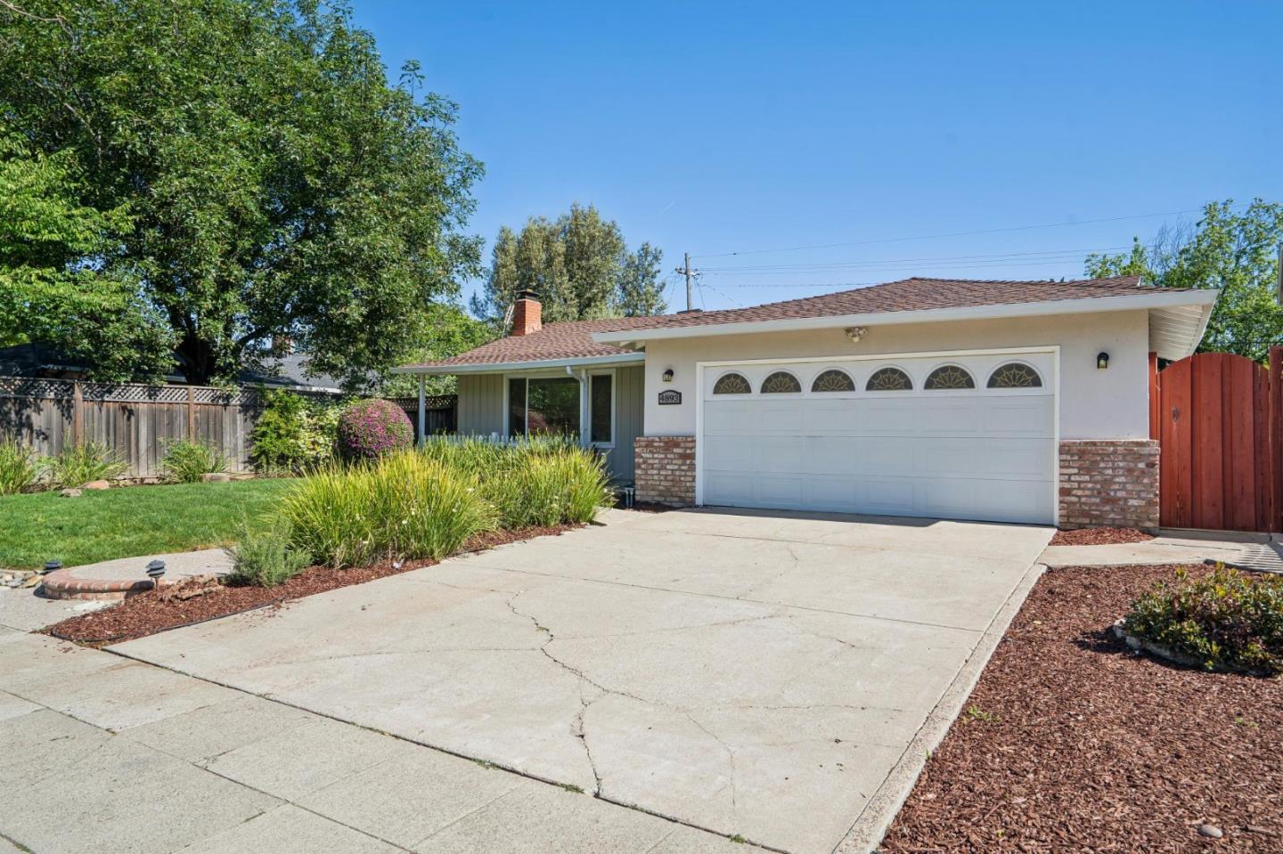 4893 Clarendon Drive