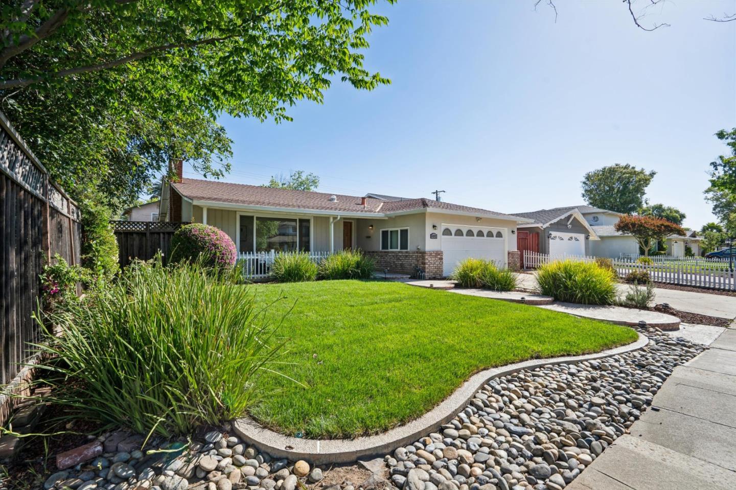 4893 Clarendon Drive
