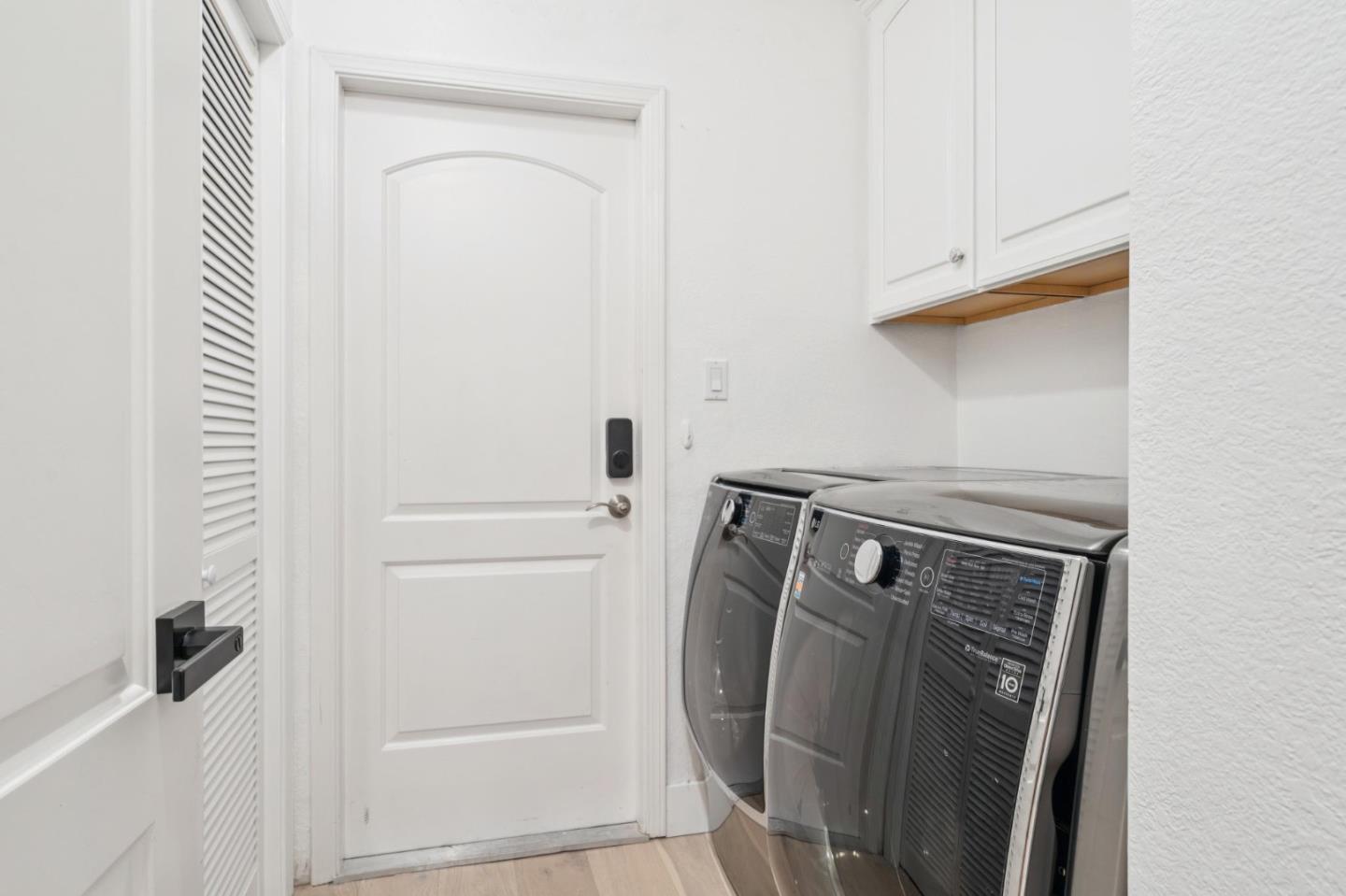 25 Hilltop CT