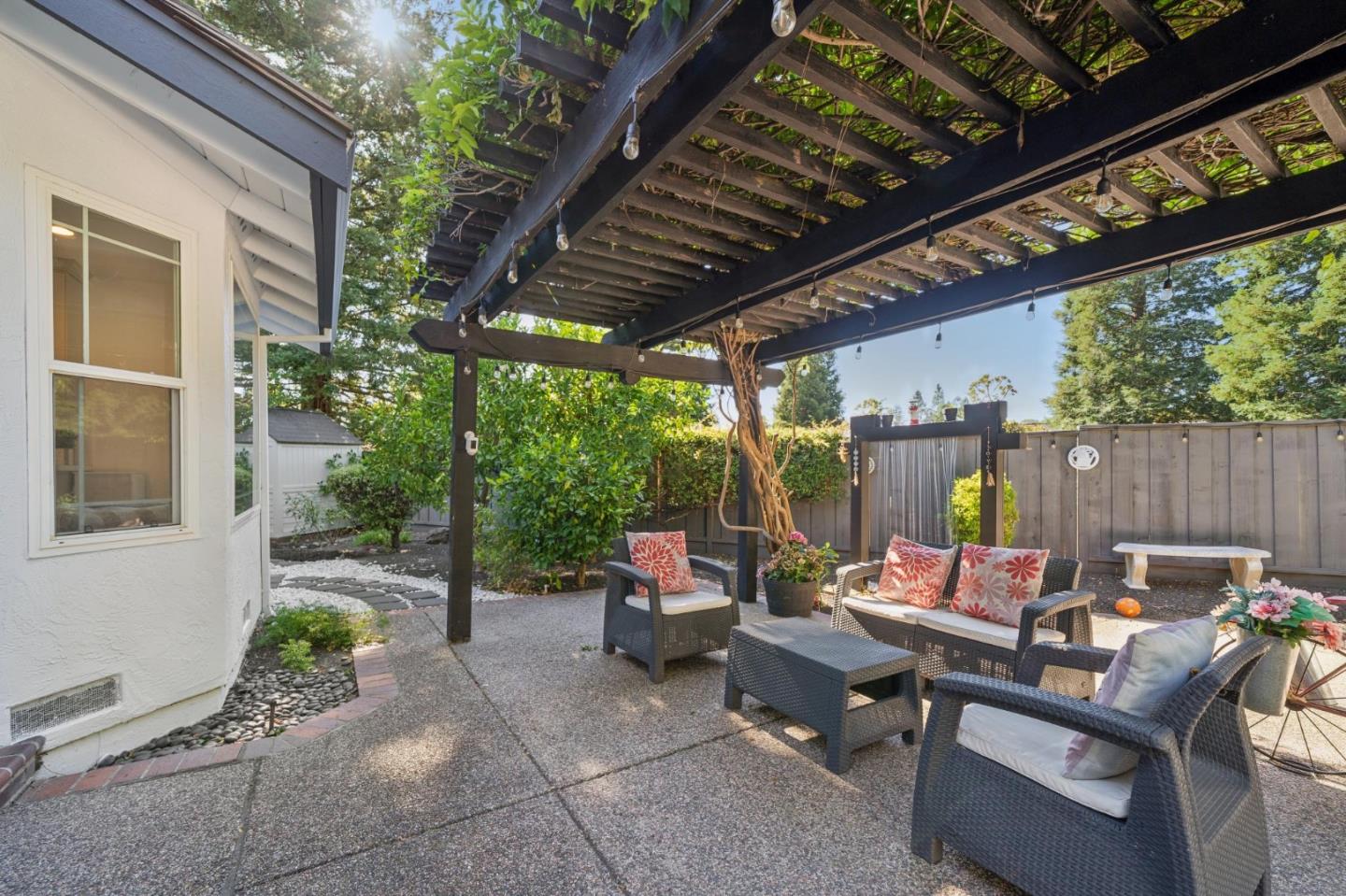 25 Hilltop CT