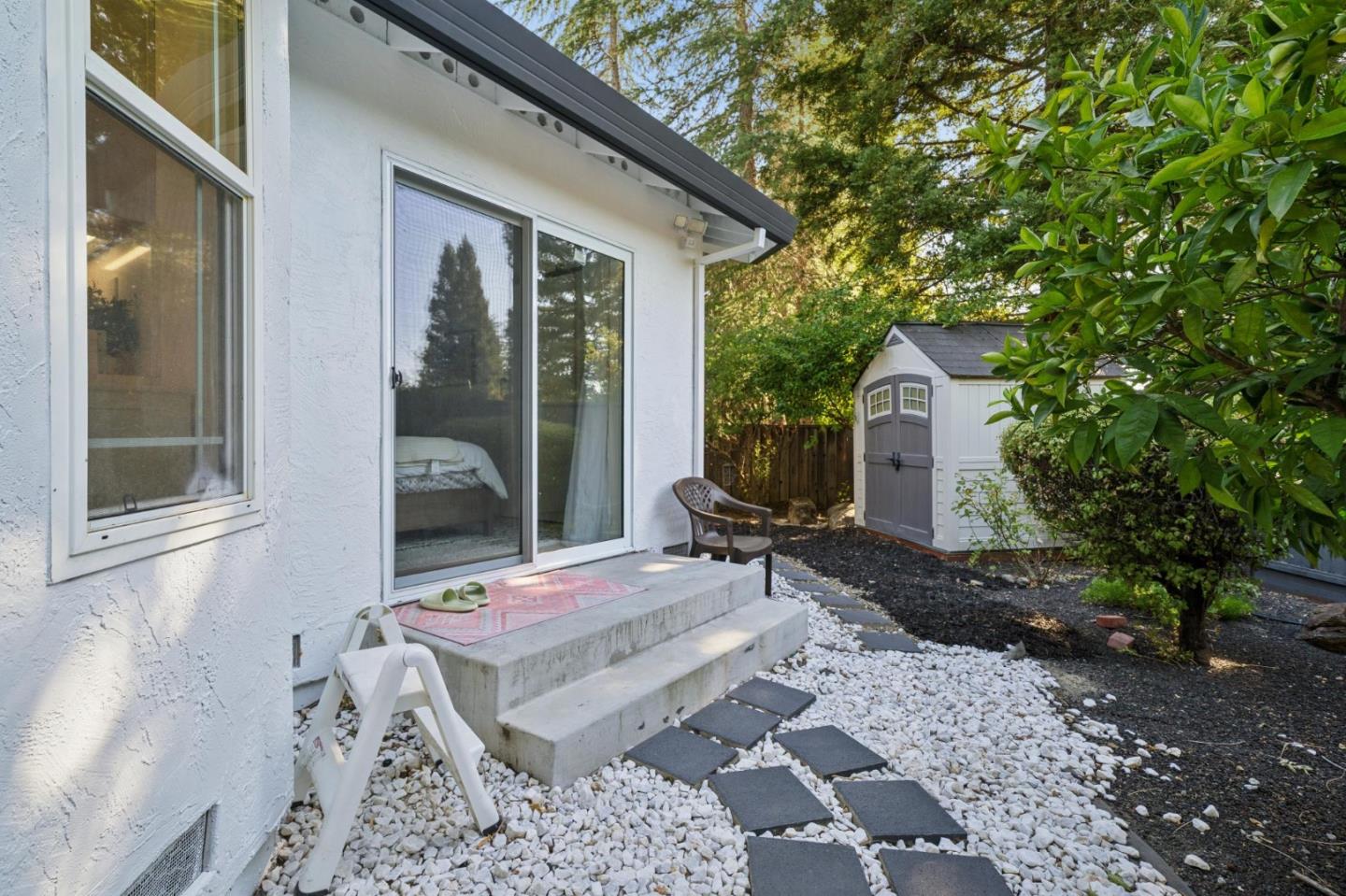 25 Hilltop CT