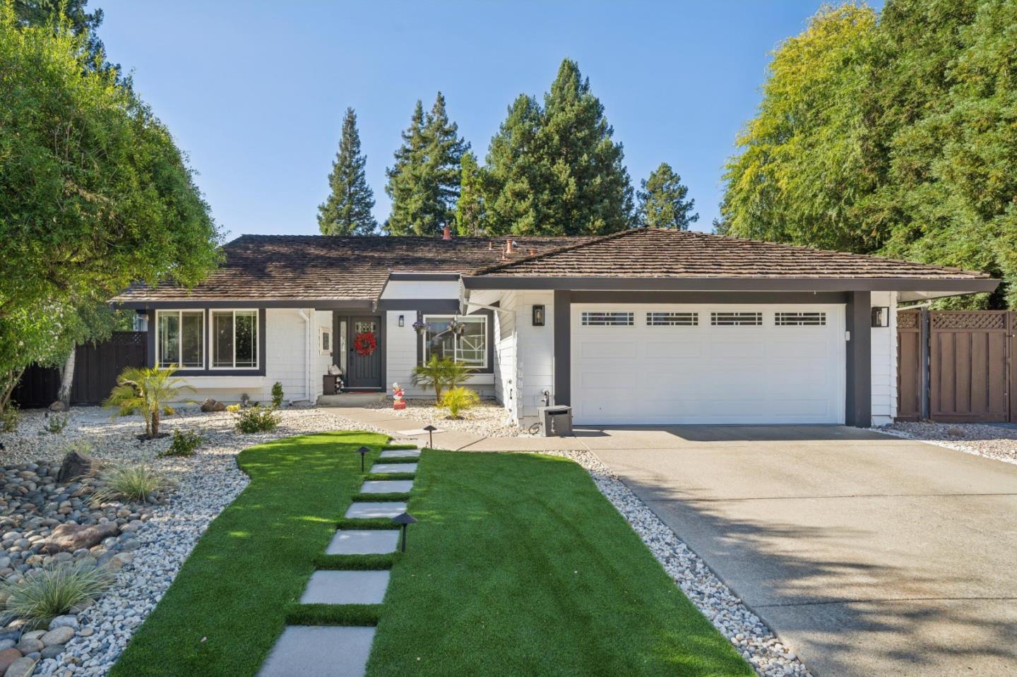 25 Hilltop CT