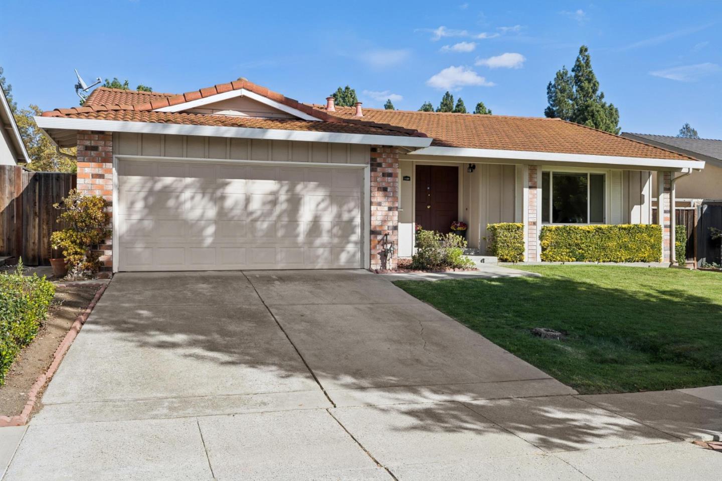 3158 Balmoral DR