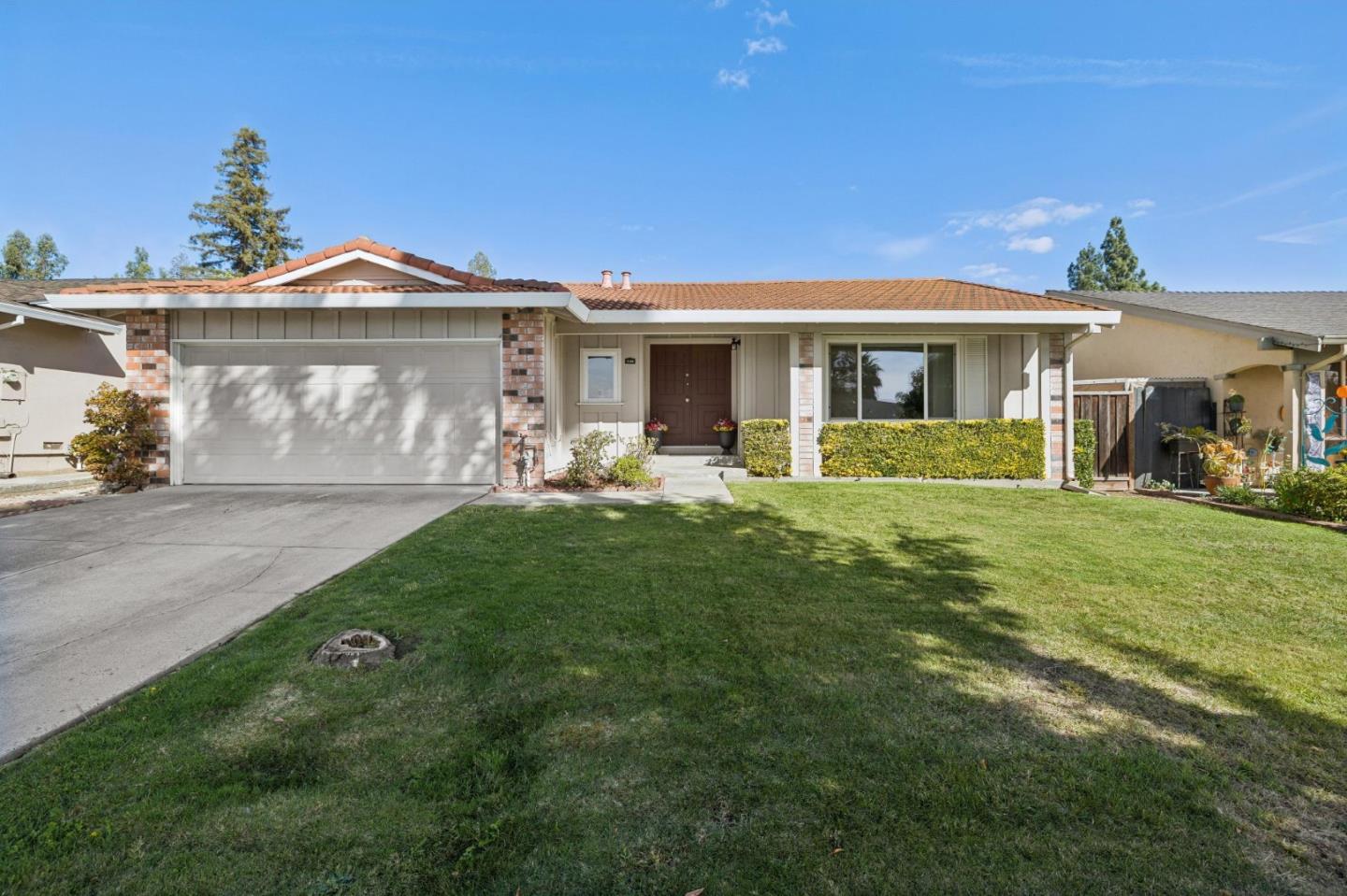 3158 Balmoral DR