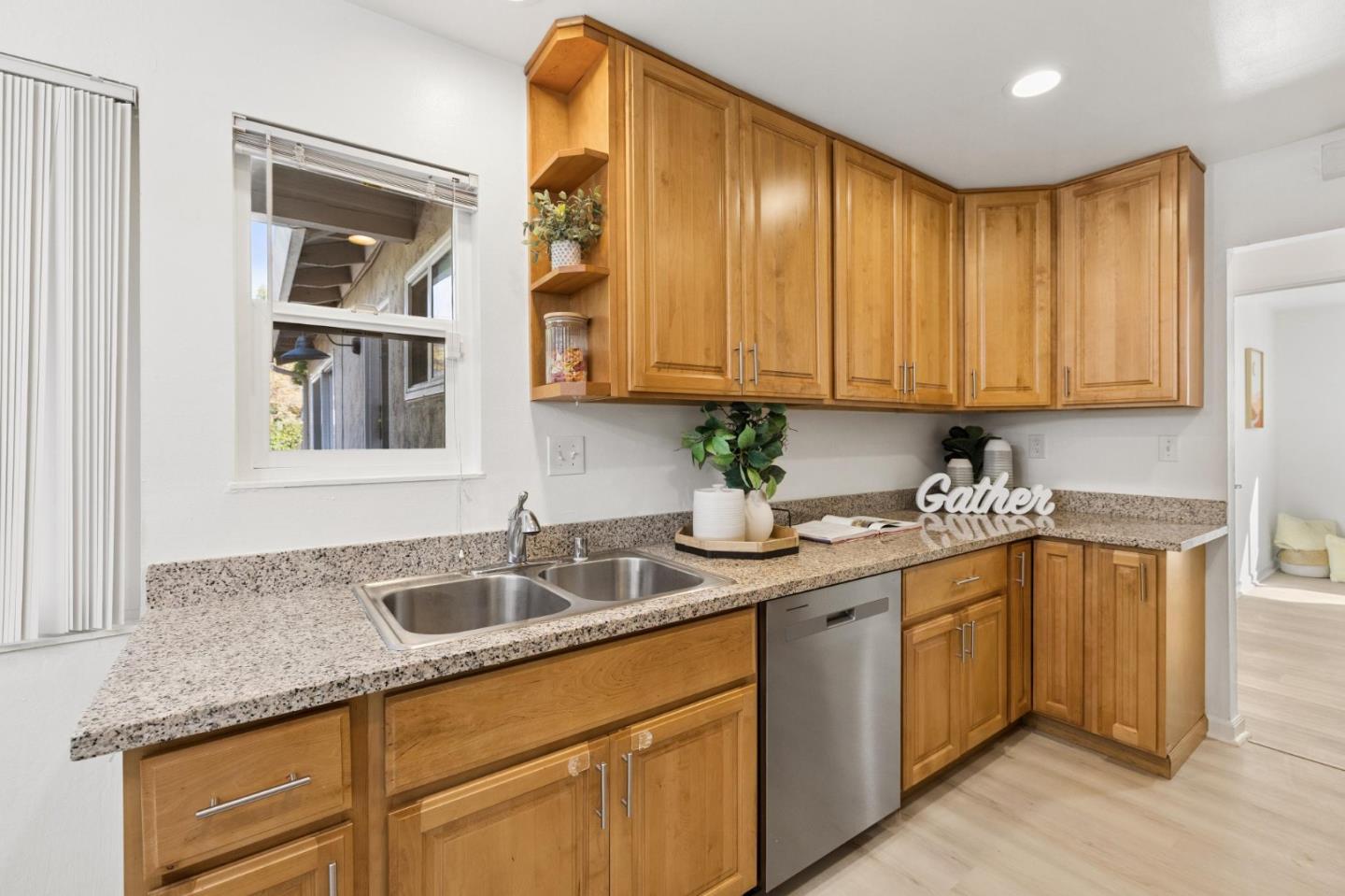 3158 Balmoral DR