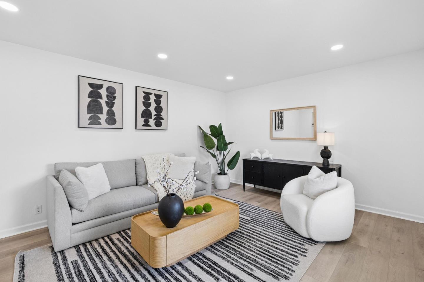 3158 Balmoral DR