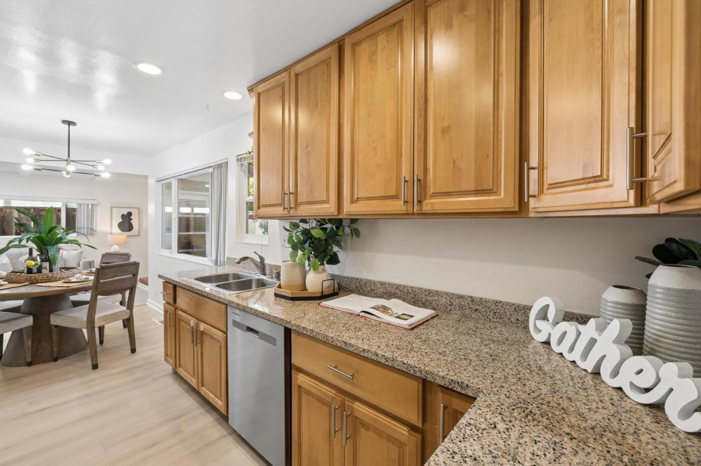 3158 Balmoral DR