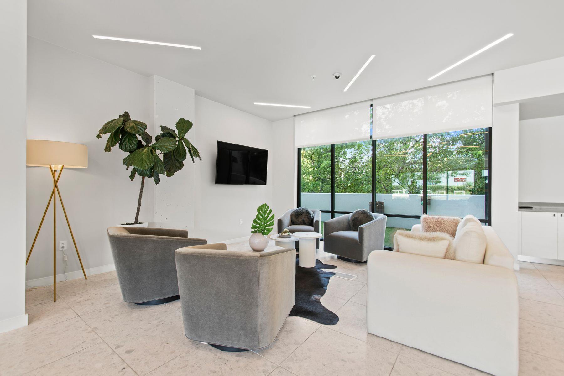 800 Embassy DR # 525