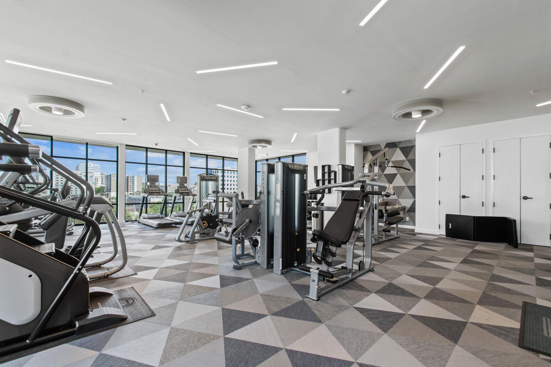 800 Embassy DR # 525