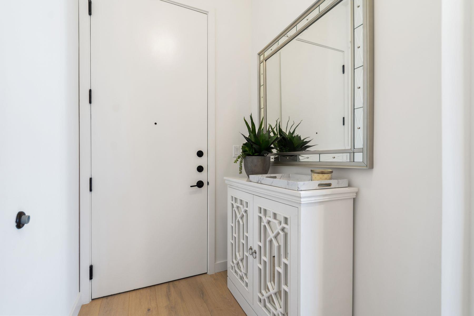 800 Embassy DR # 525