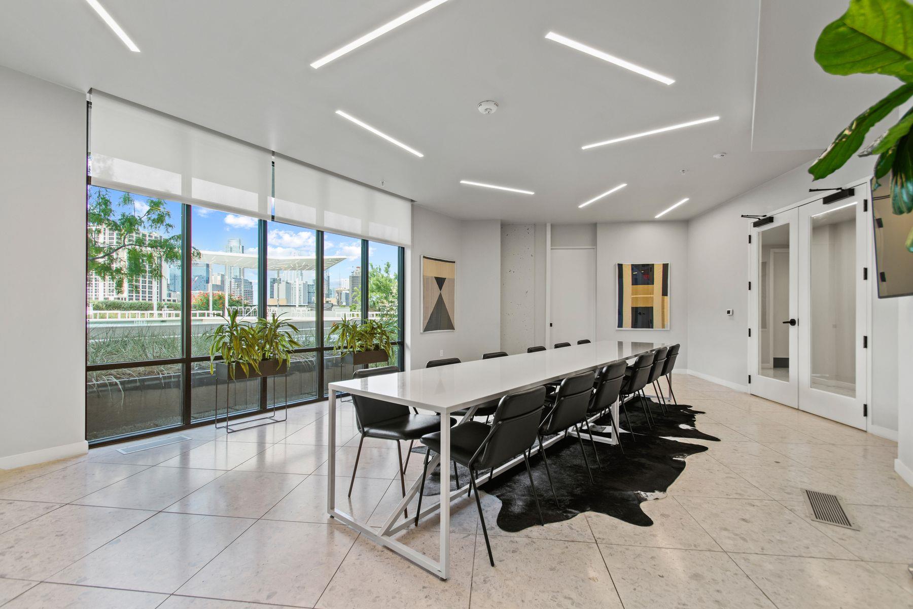 800 Embassy DR # 525