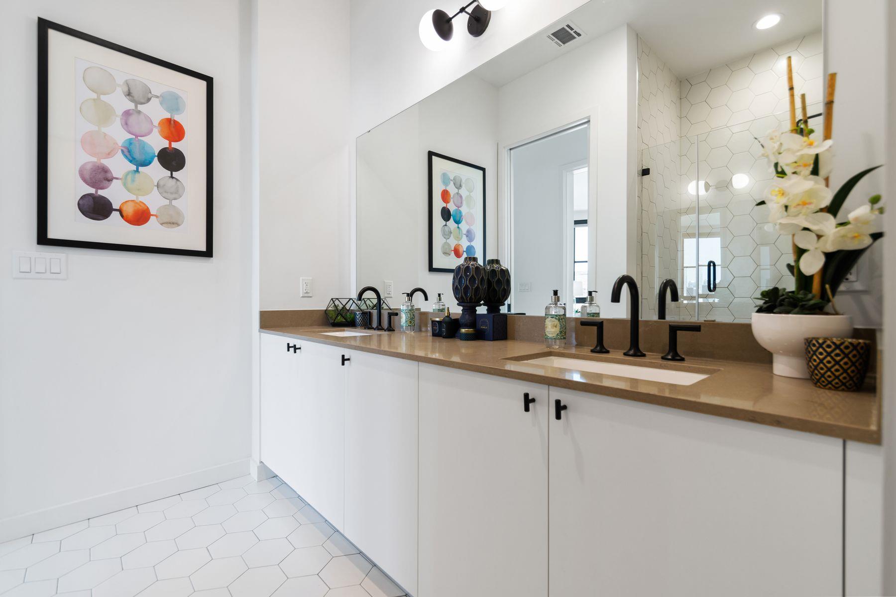 800 Embassy DR # 525