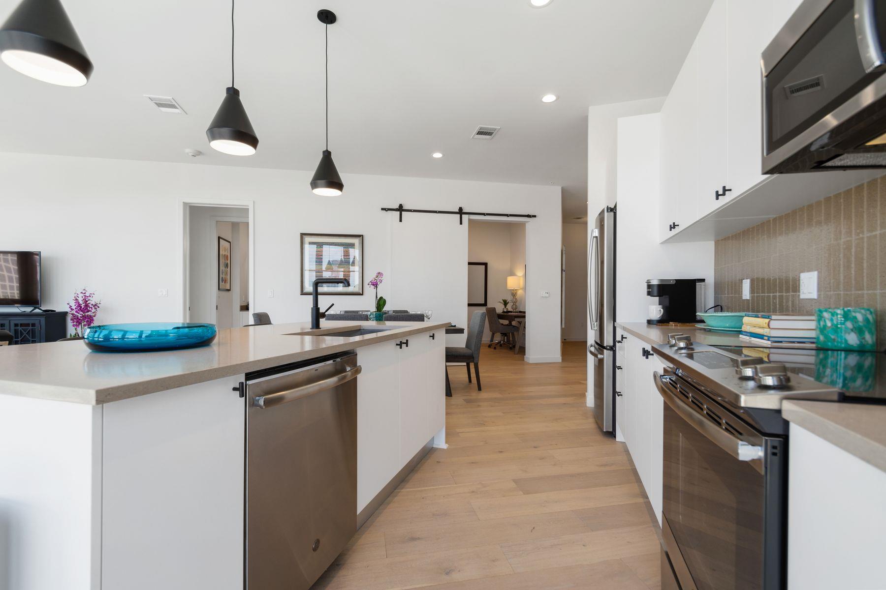 800 Embassy DR # 525