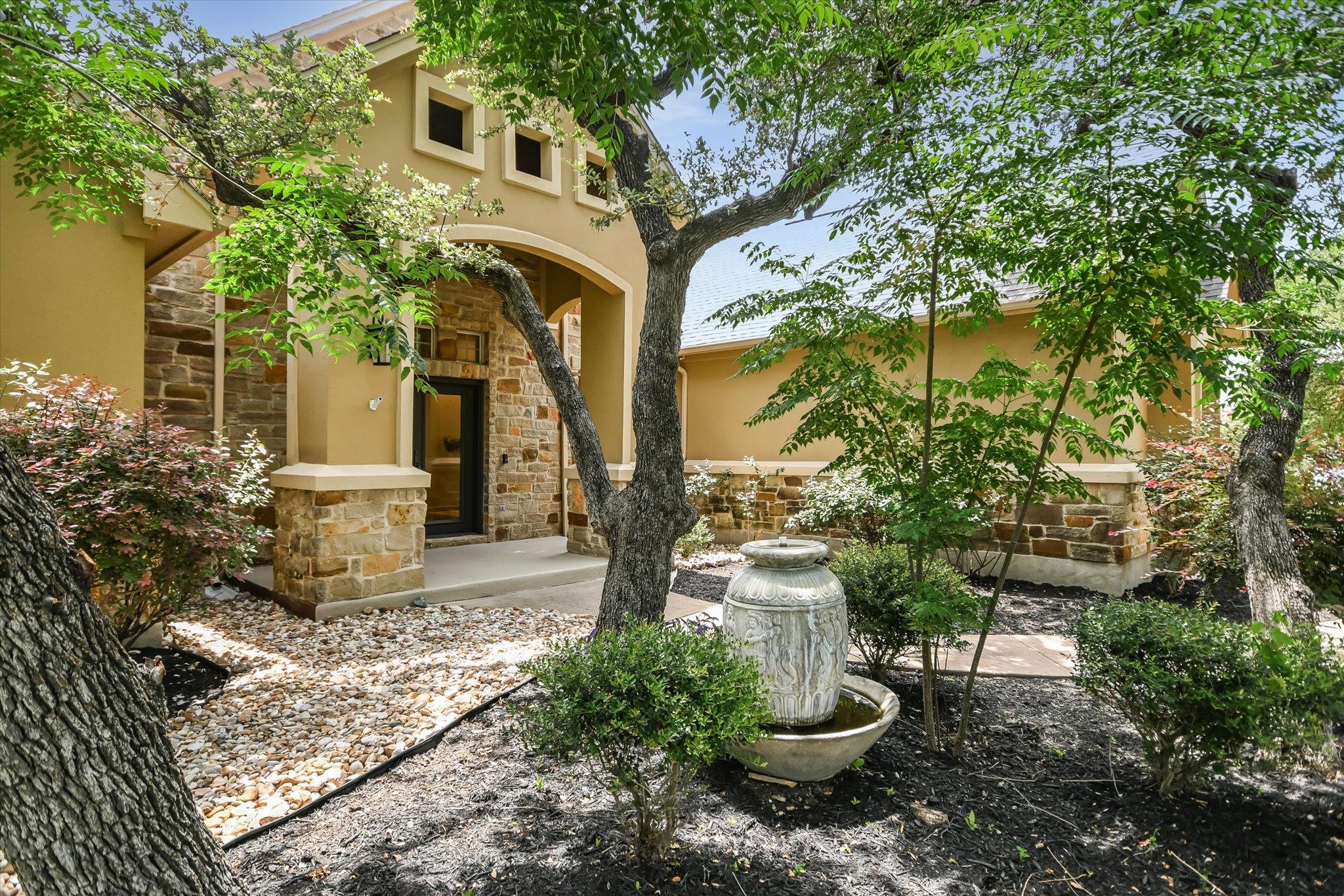 228 Neal DR