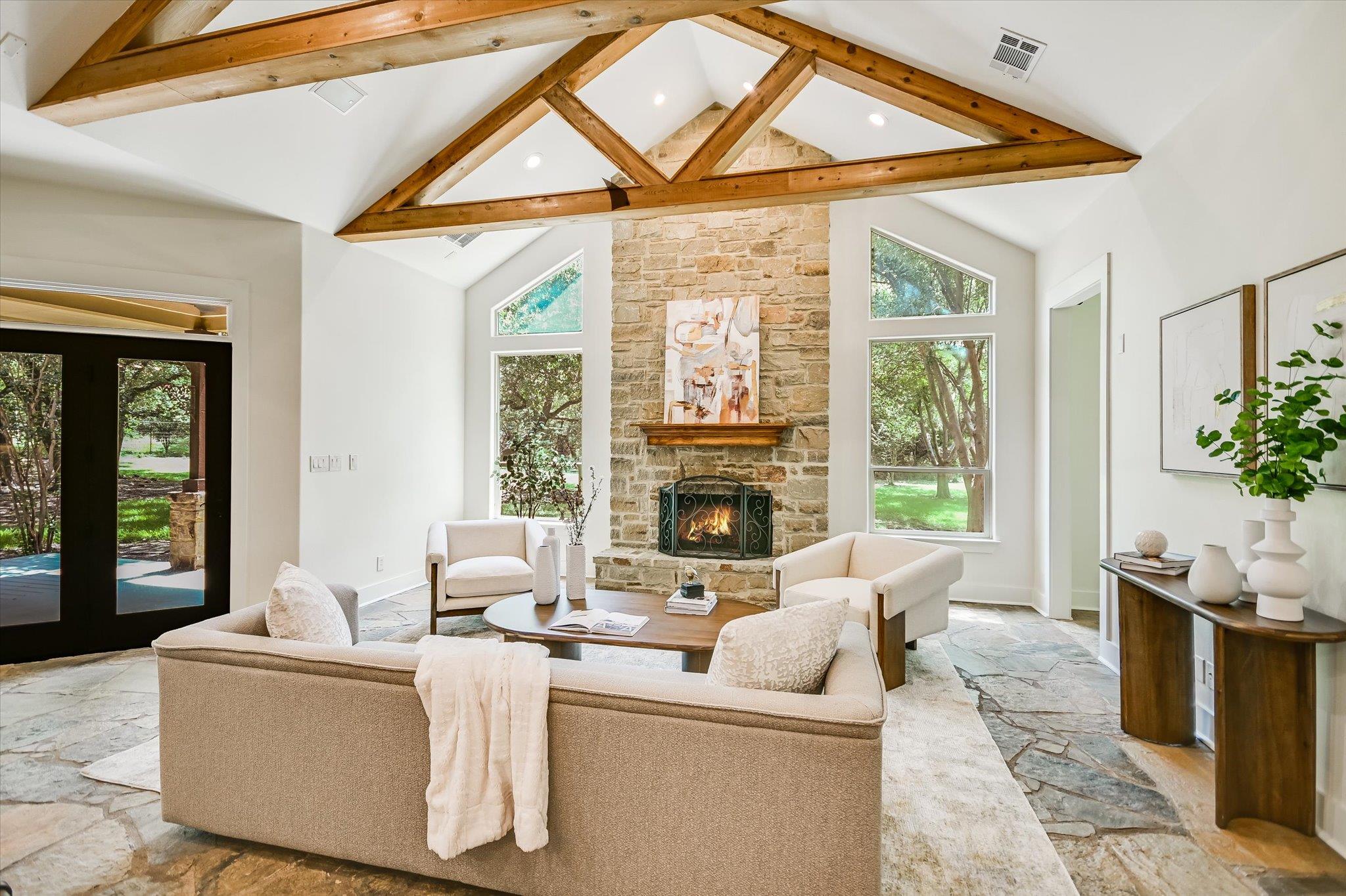 228 Neal DR