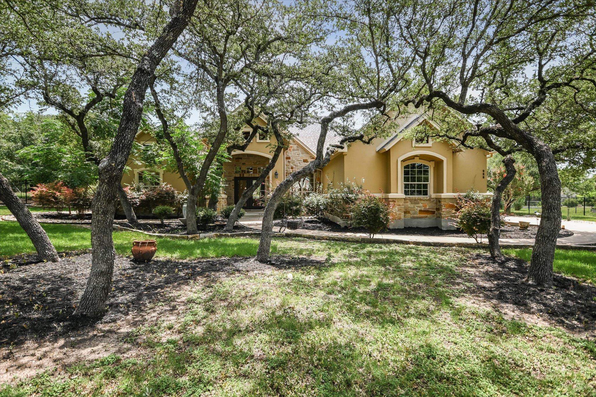 228 Neal DR