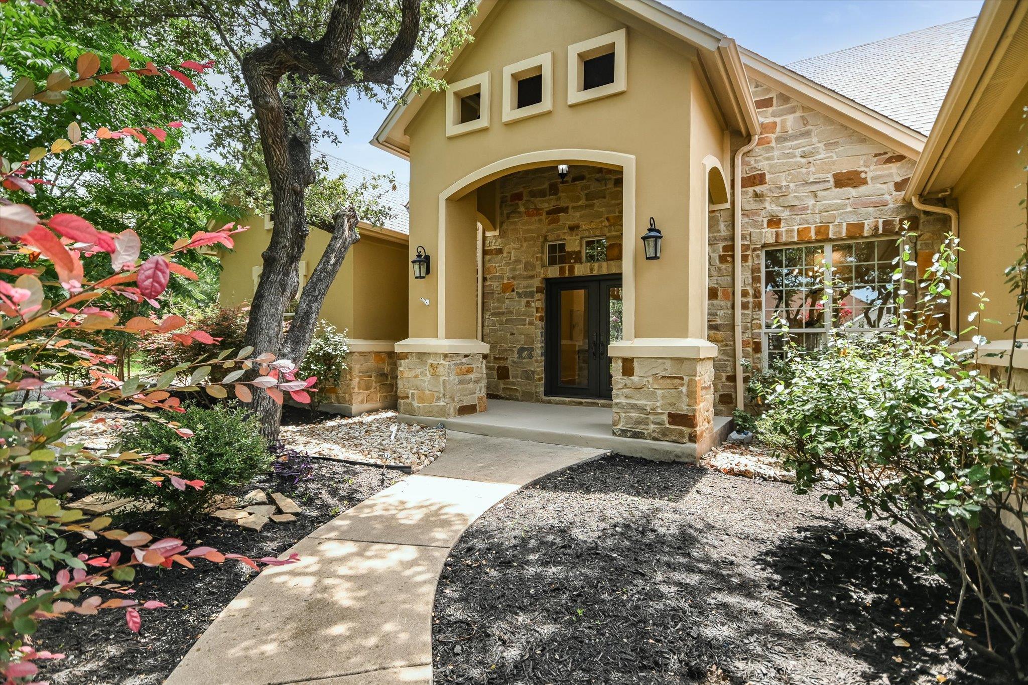 228 Neal DR