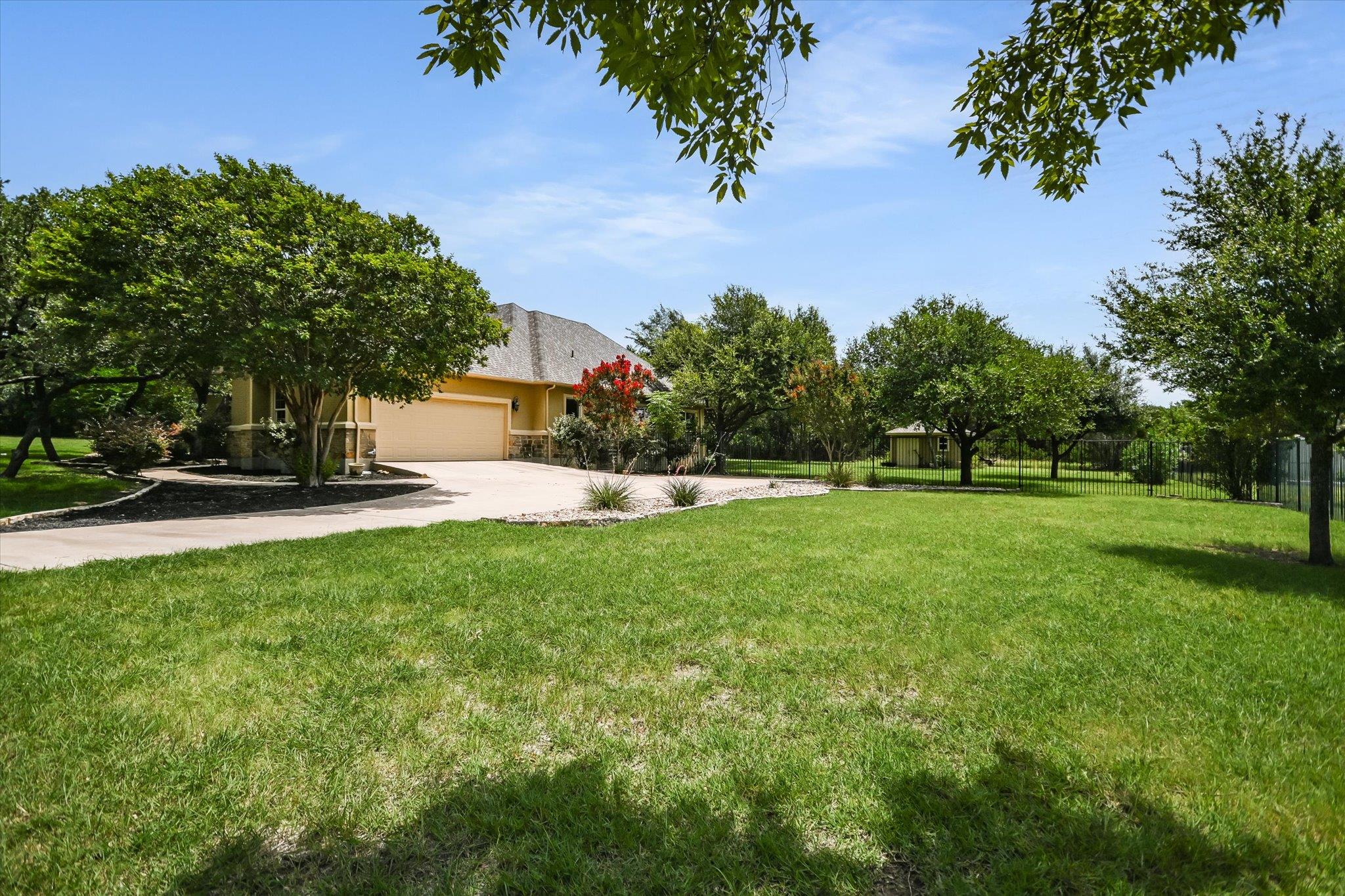 228 Neal DR