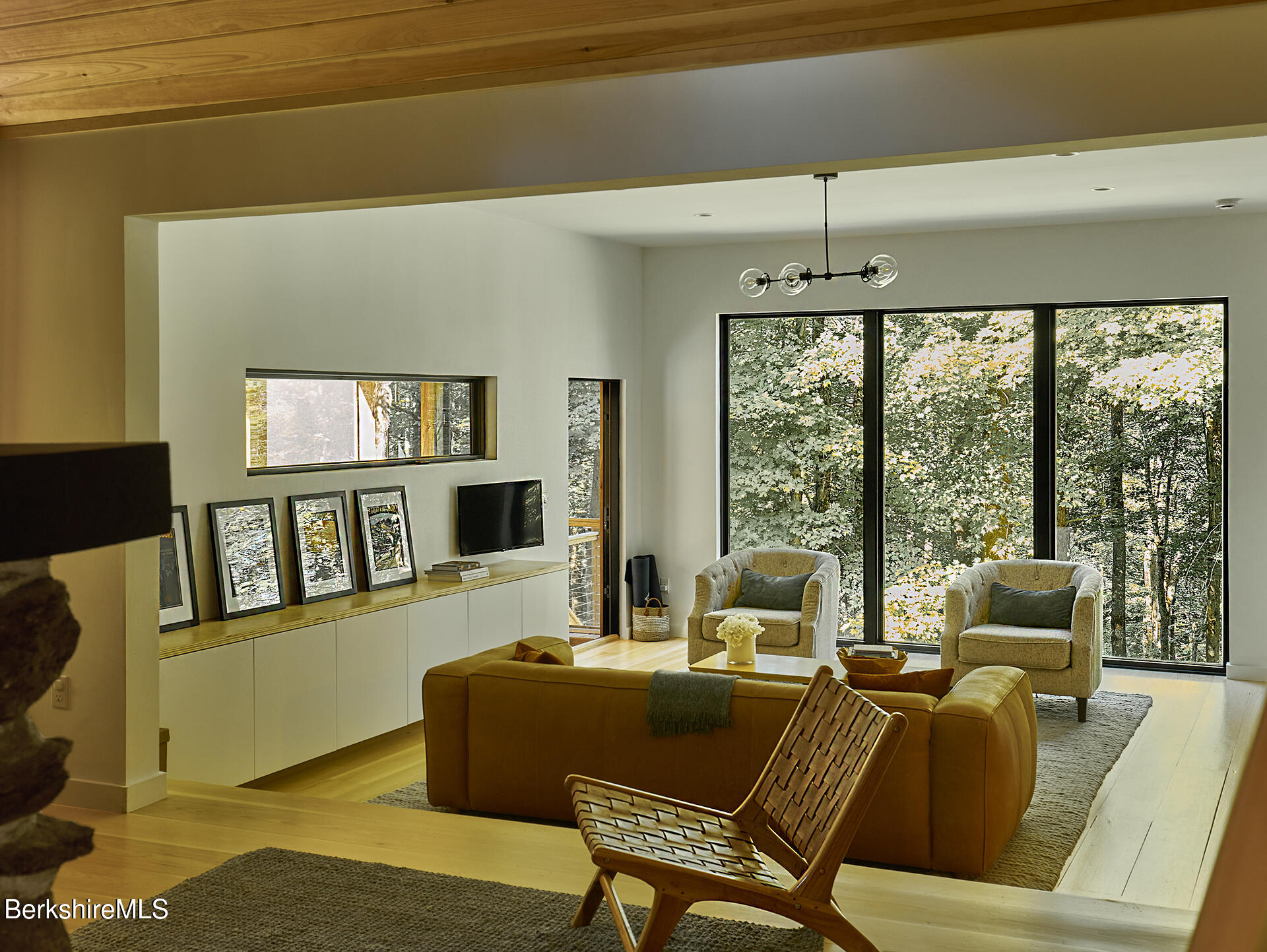 15 Mahkeenac Heights Rd