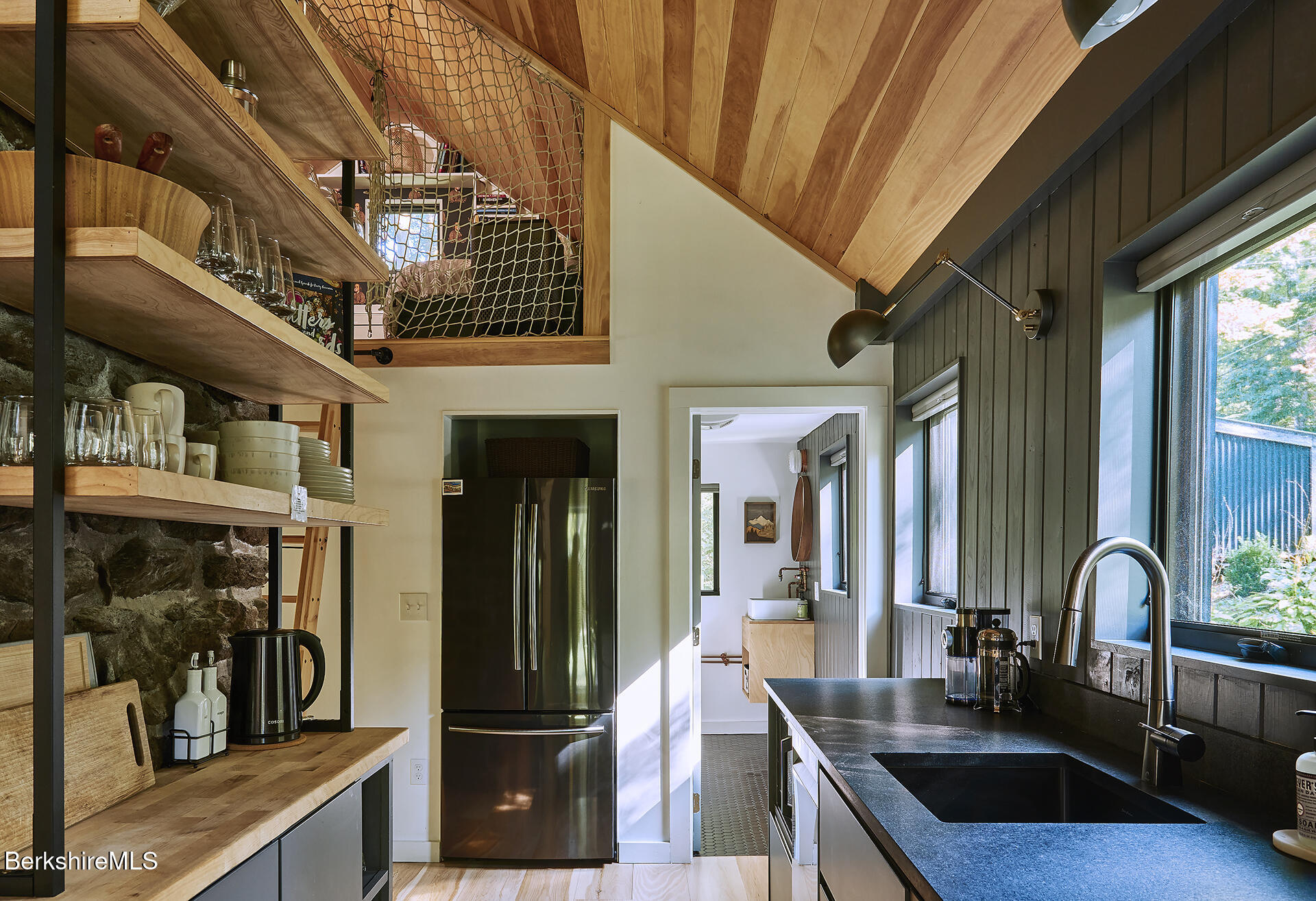 15 Mahkeenac Heights Rd