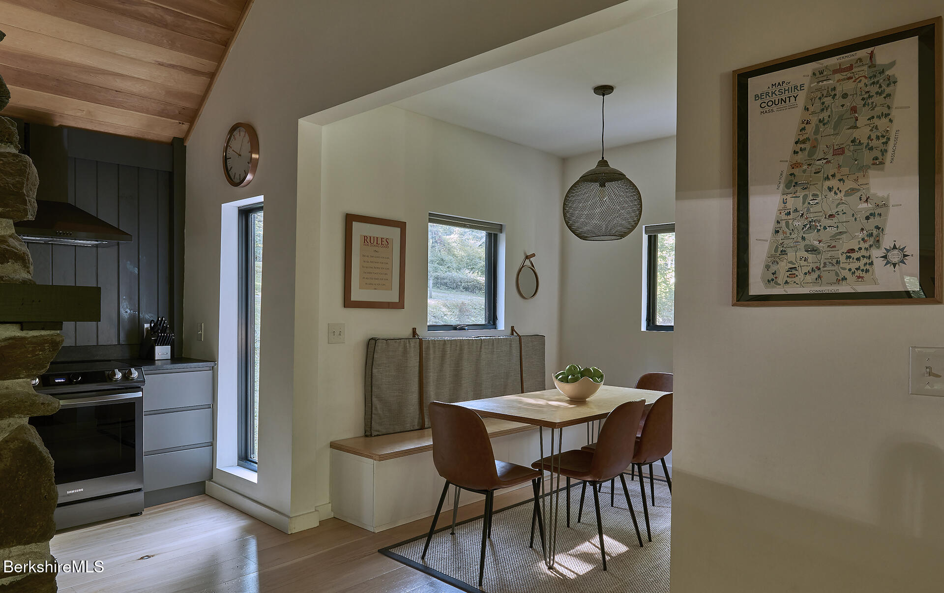 15 Mahkeenac Heights Rd