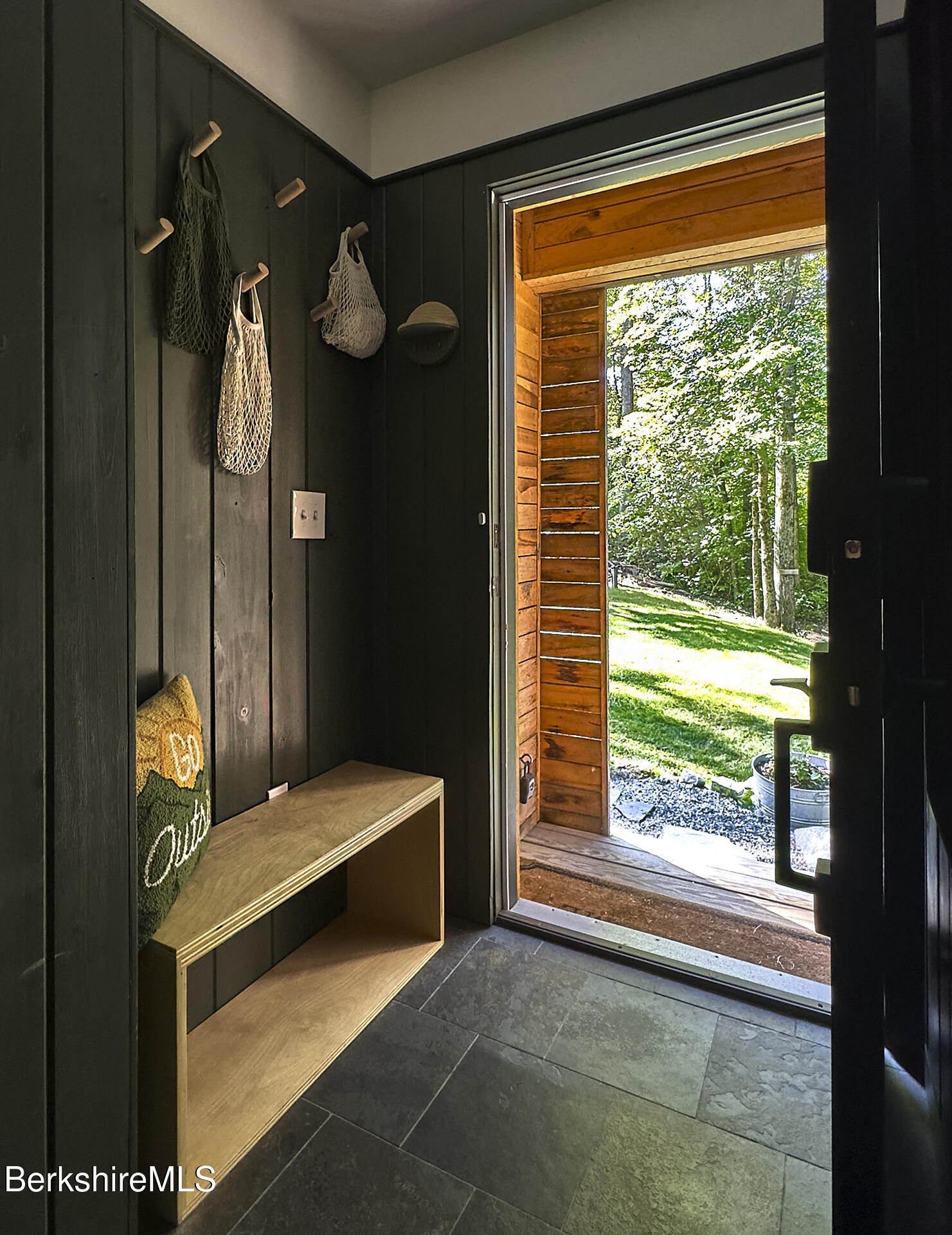 15 Mahkeenac Heights Rd