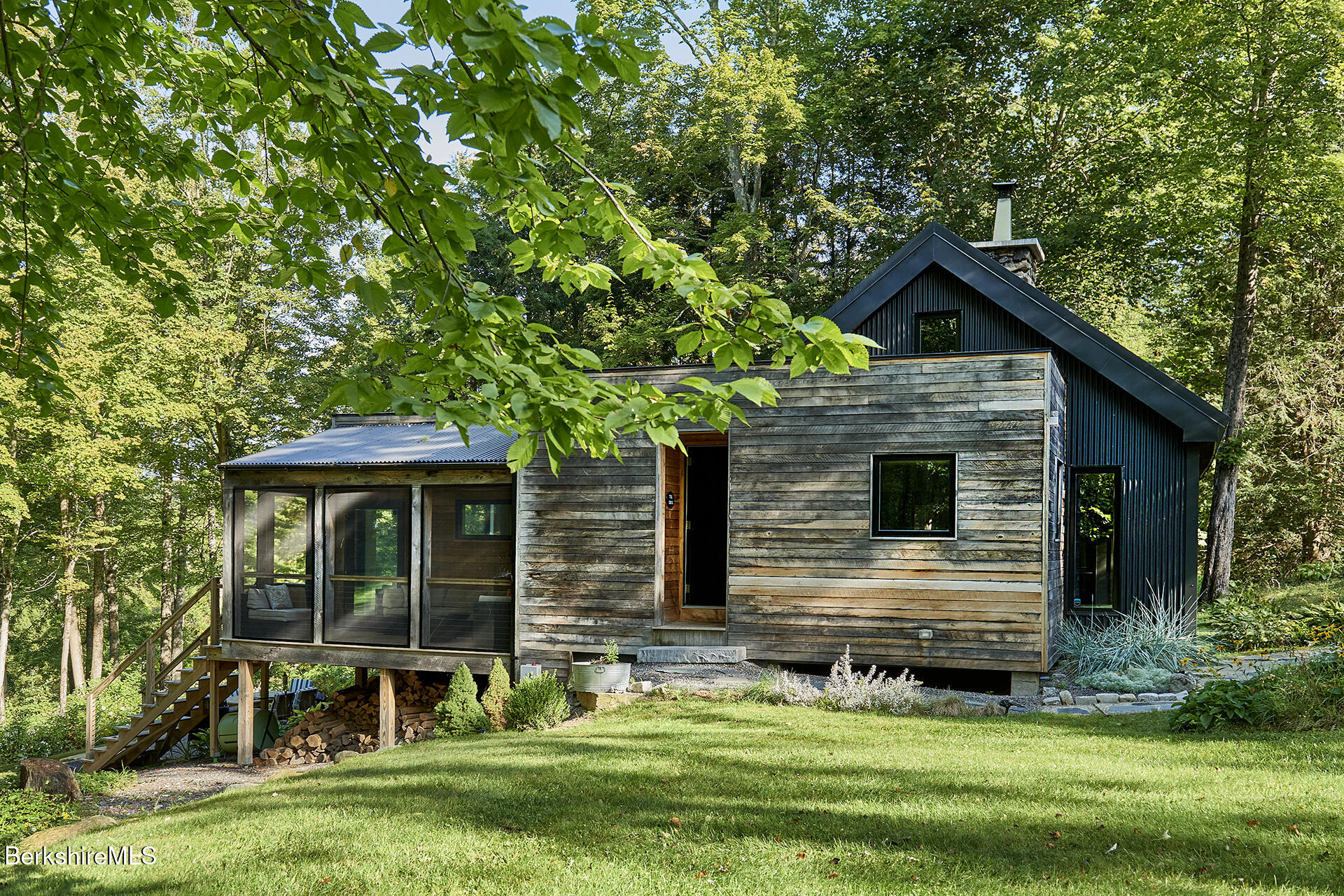 15 Mahkeenac Heights Rd