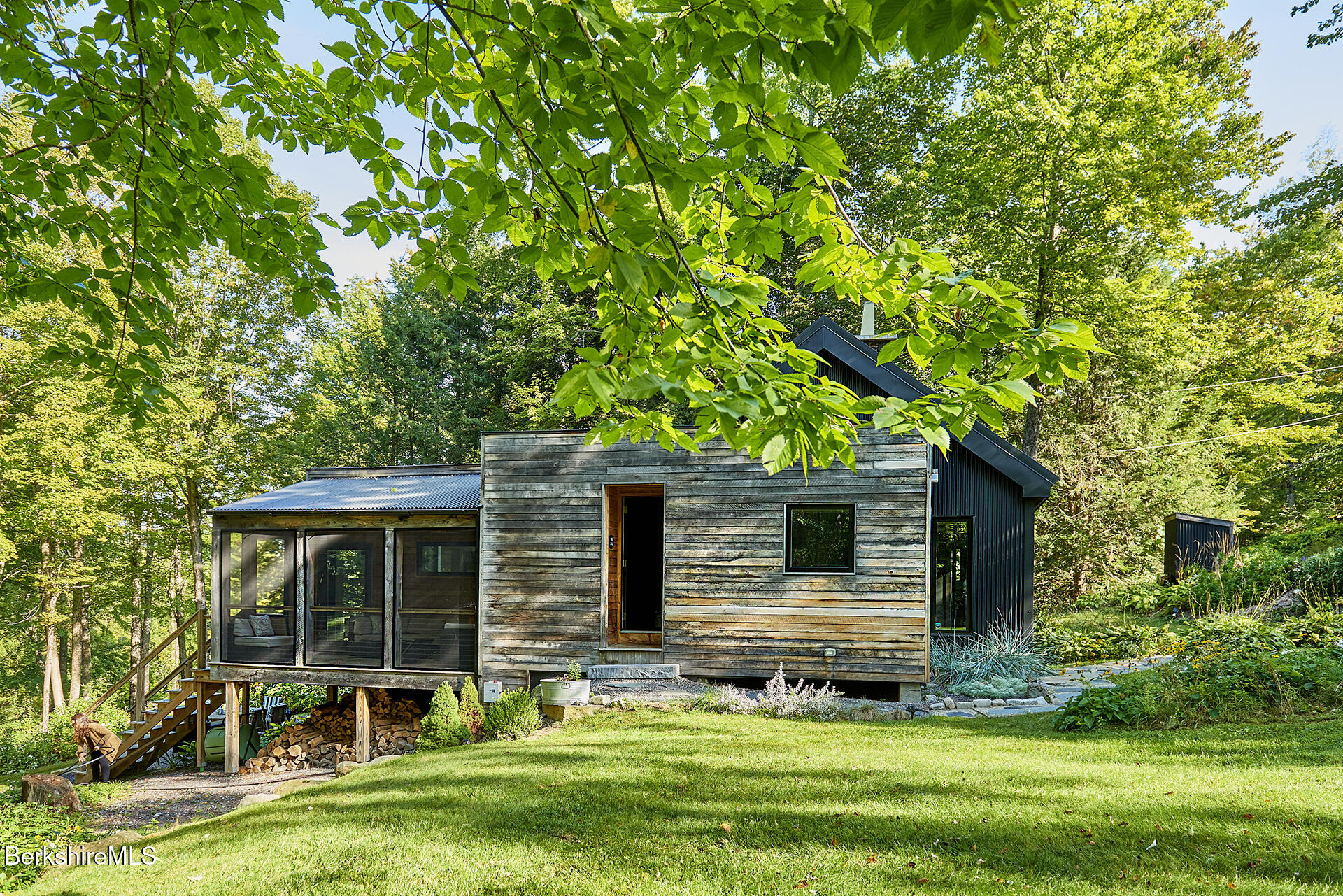 15 Mahkeenac Heights Rd