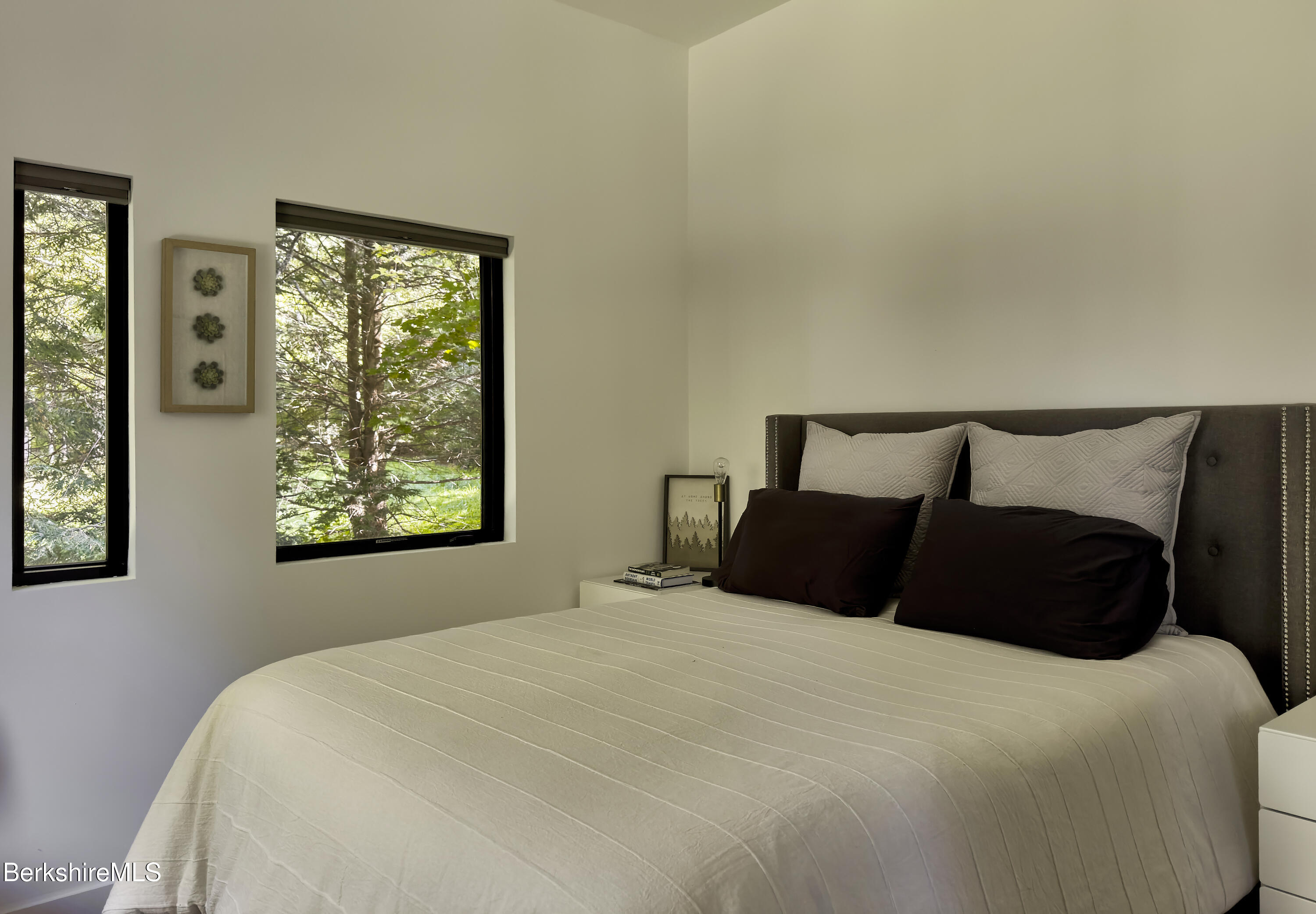 15 Mahkeenac Heights Rd