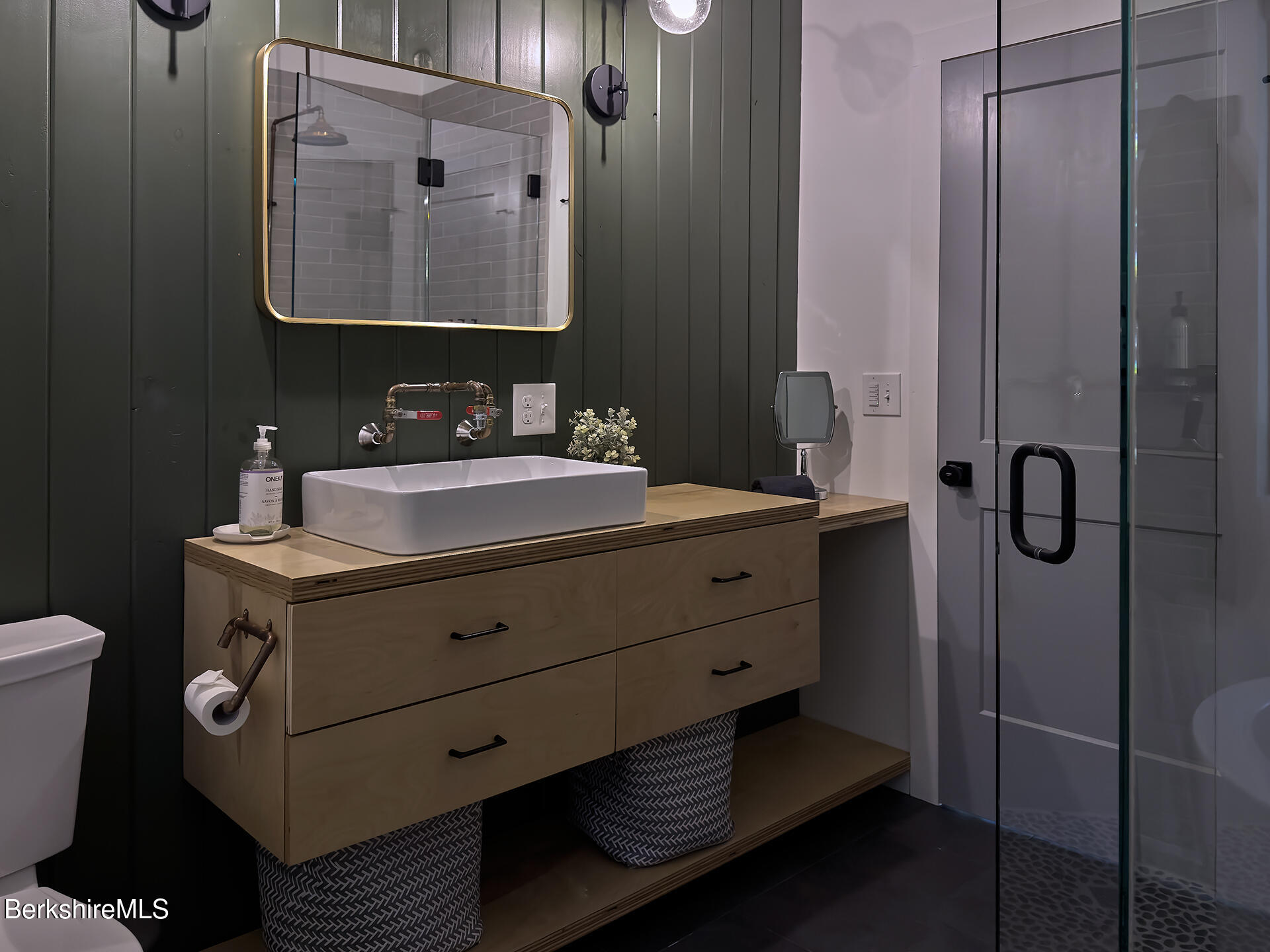 15 Mahkeenac Heights Rd