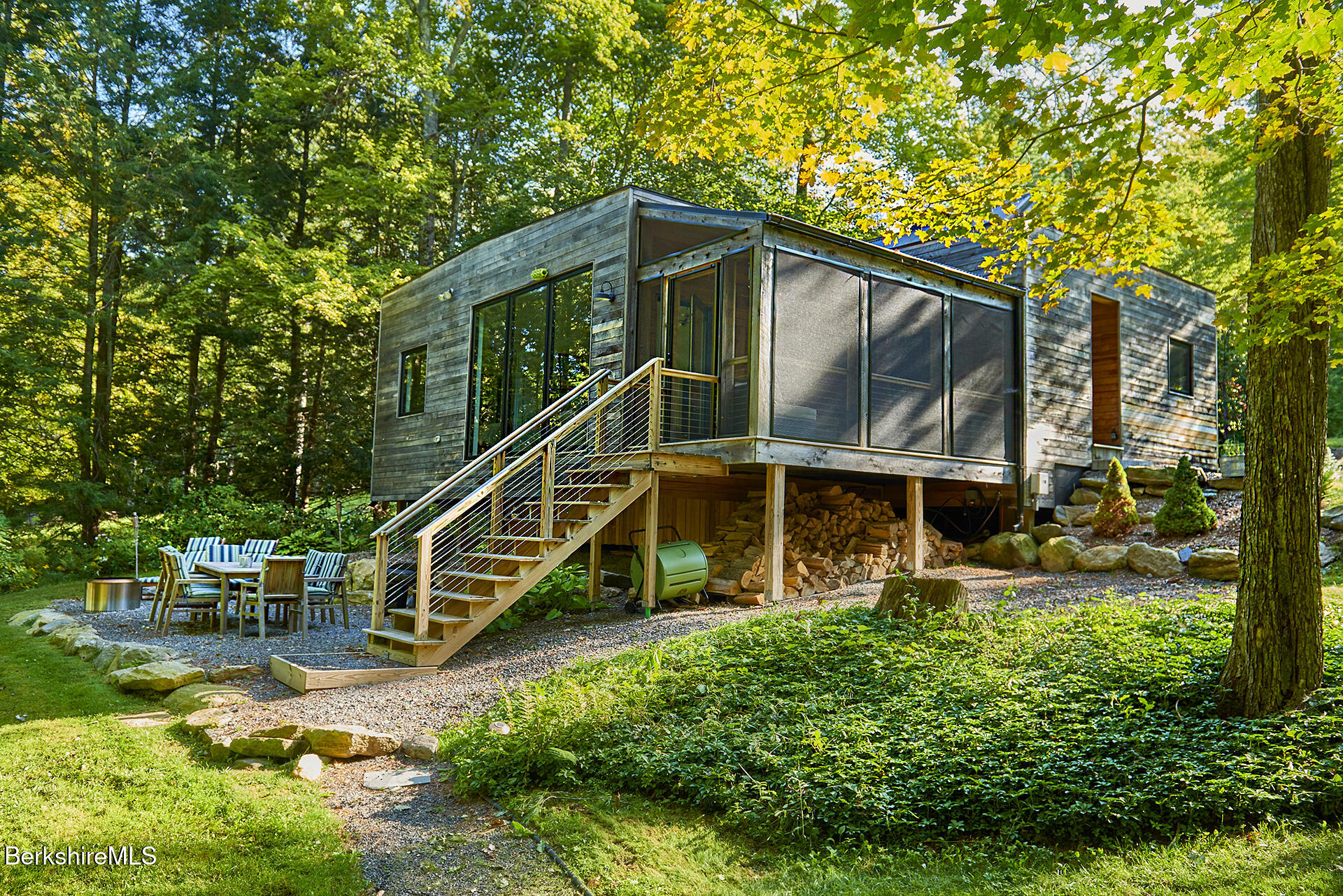 15 Mahkeenac Heights Rd