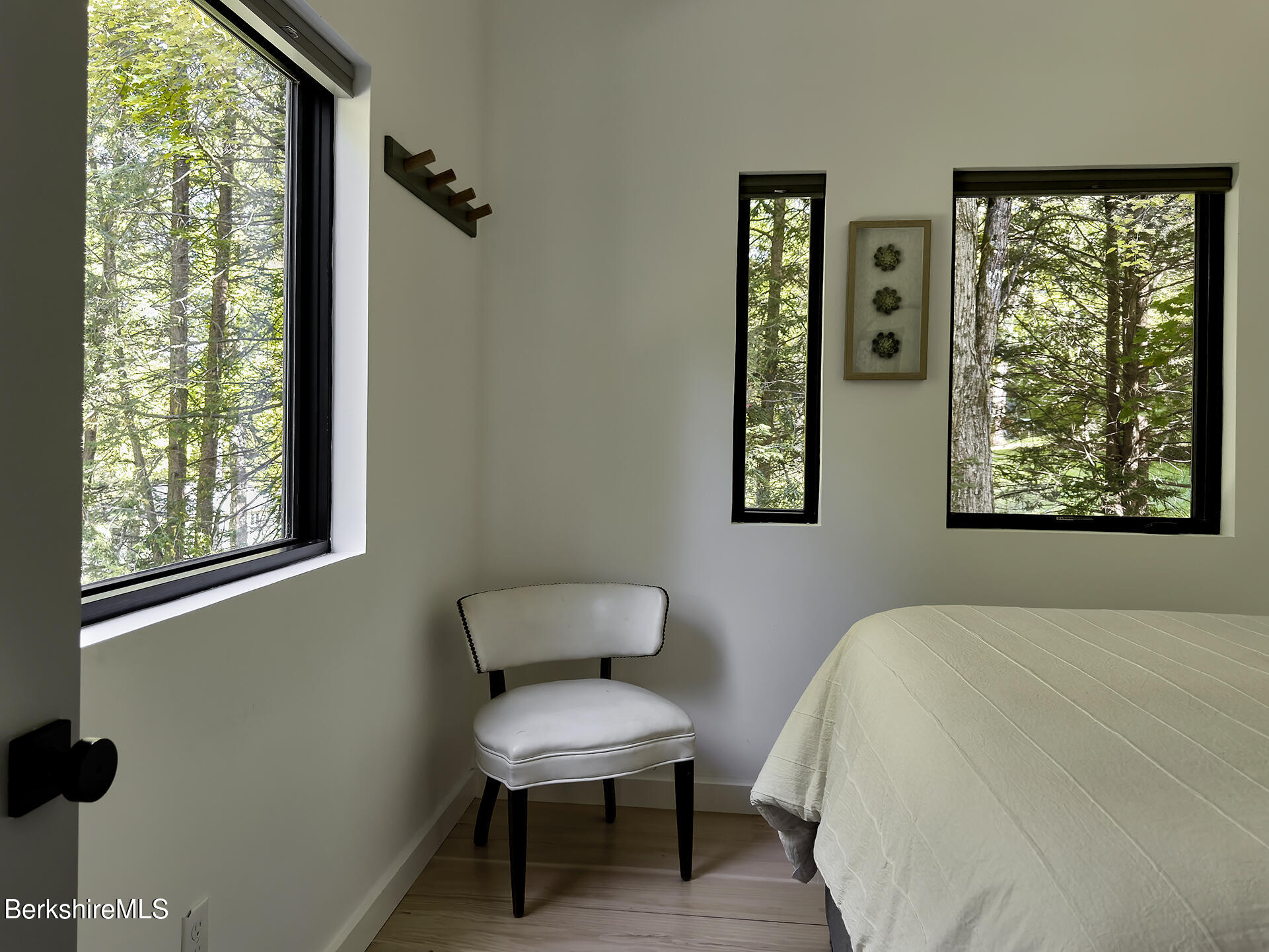 15 Mahkeenac Heights Rd