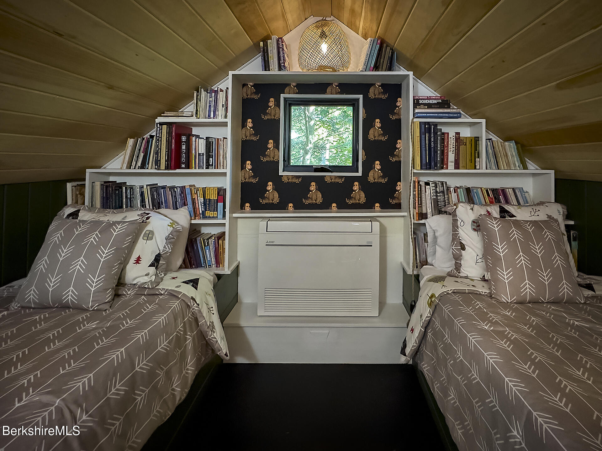 15 Mahkeenac Heights Rd