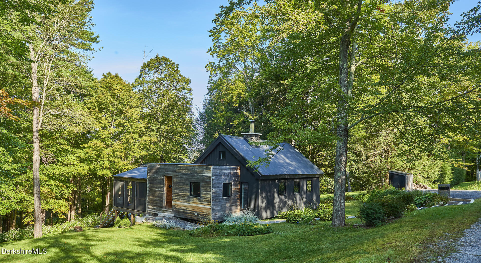 15 Mahkeenac Heights Rd