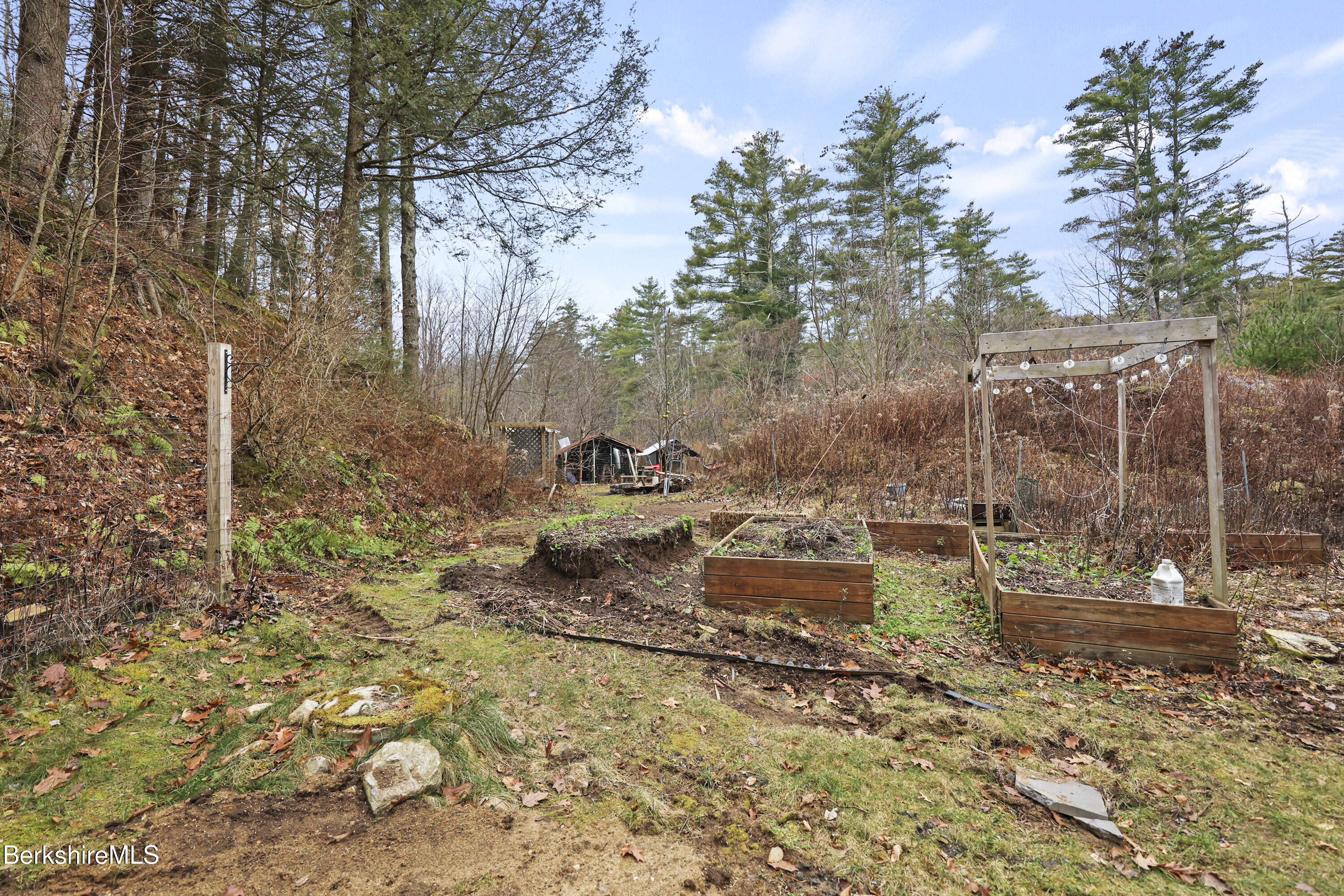 194 Canaan Southfield Rd