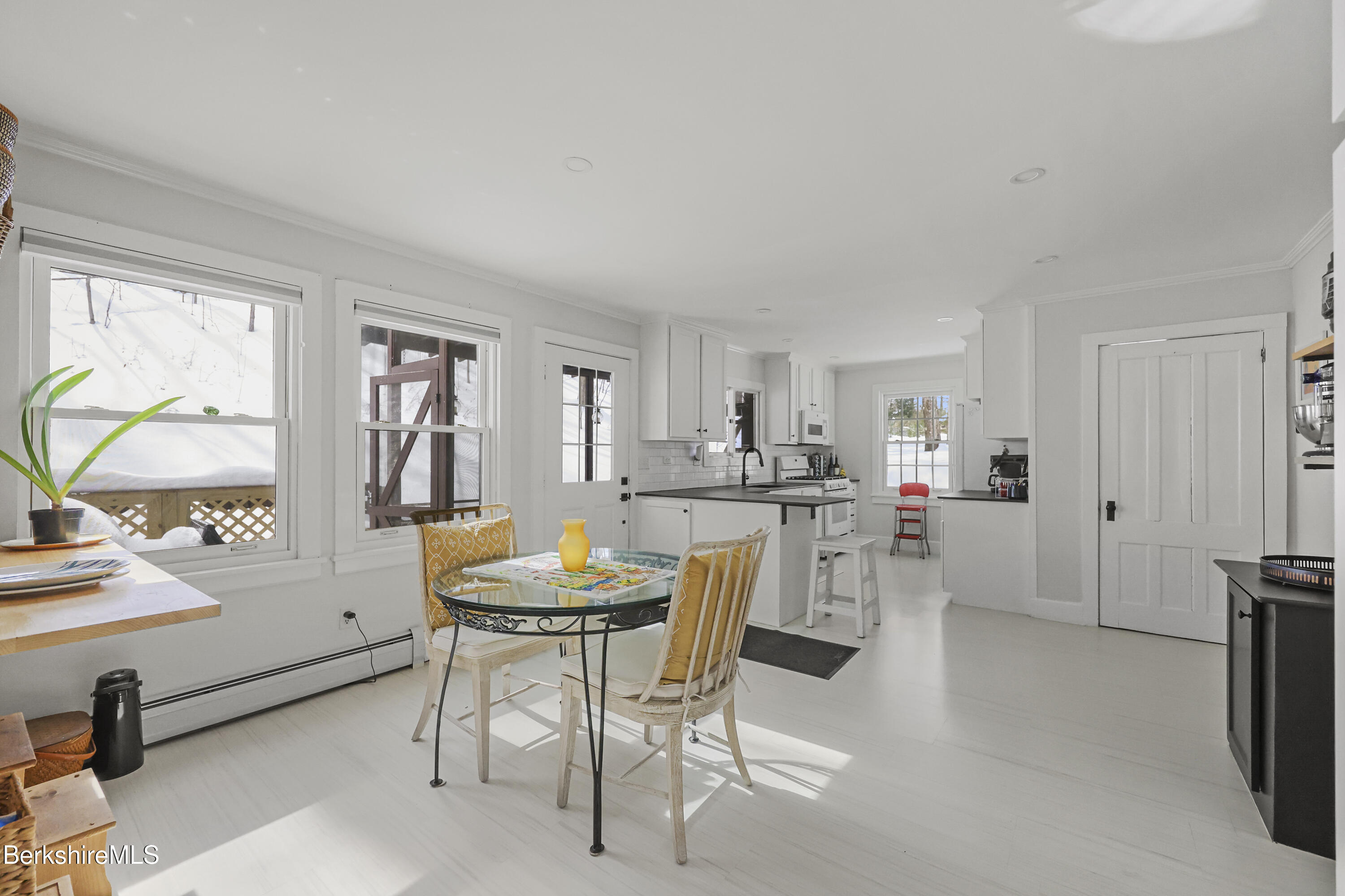 360 Housatonic St