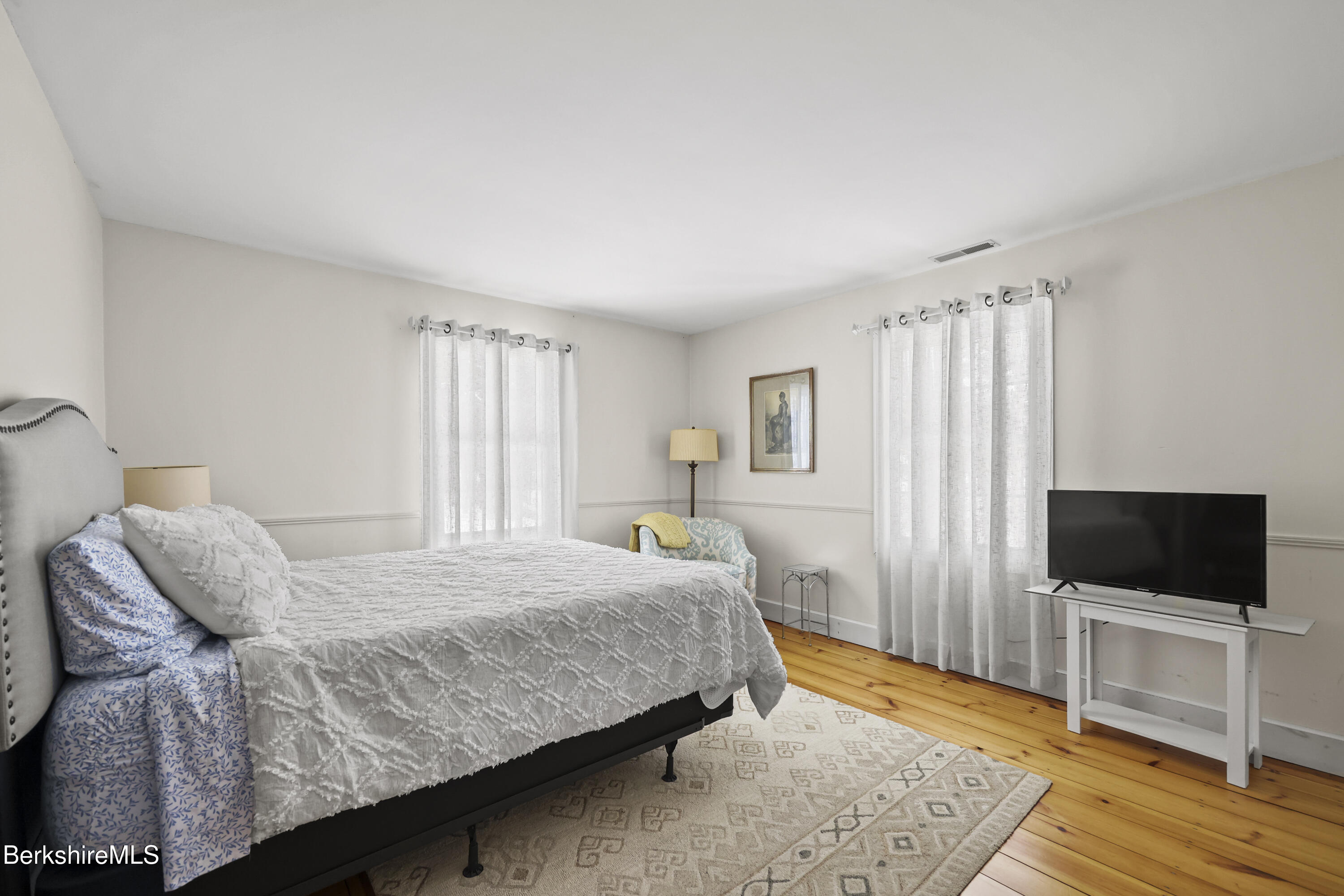 360 Housatonic St