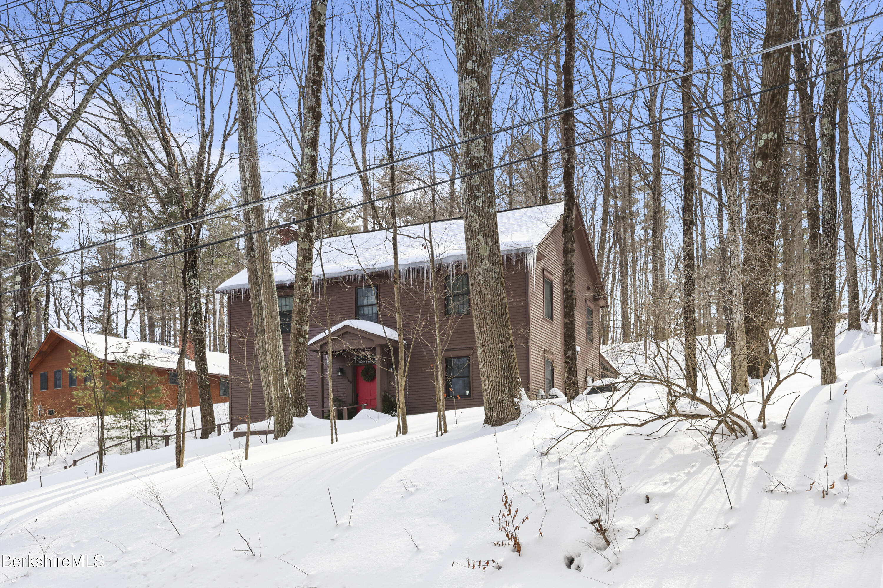 360 Housatonic St