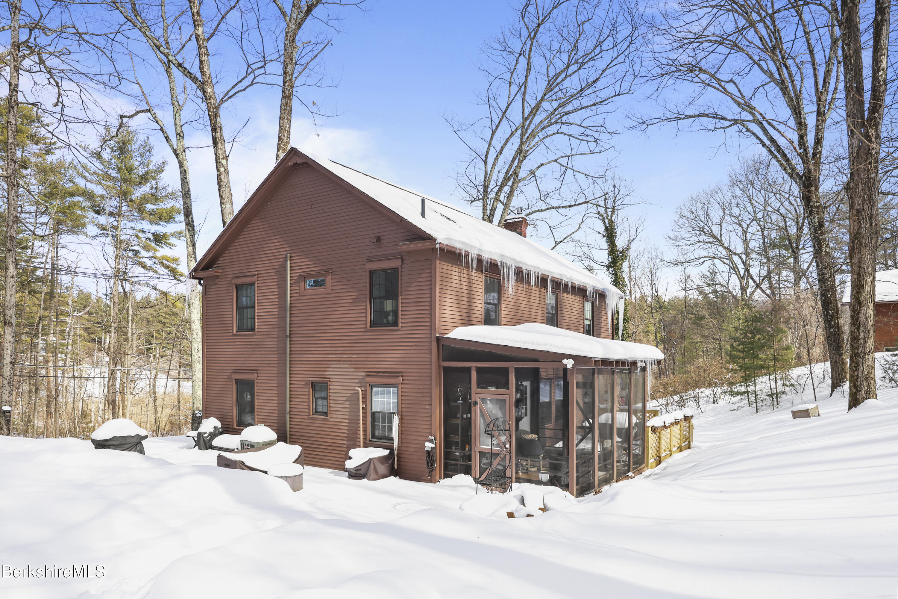 360 Housatonic St