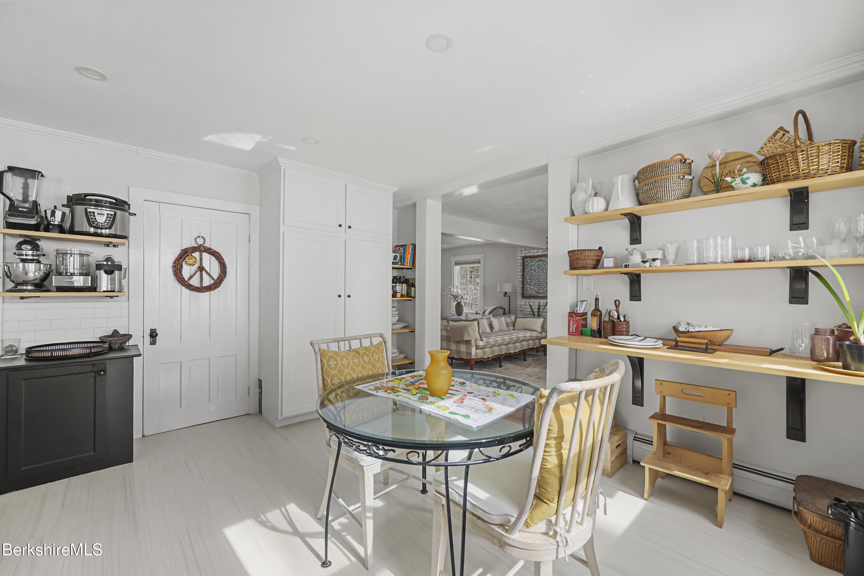 360 Housatonic St