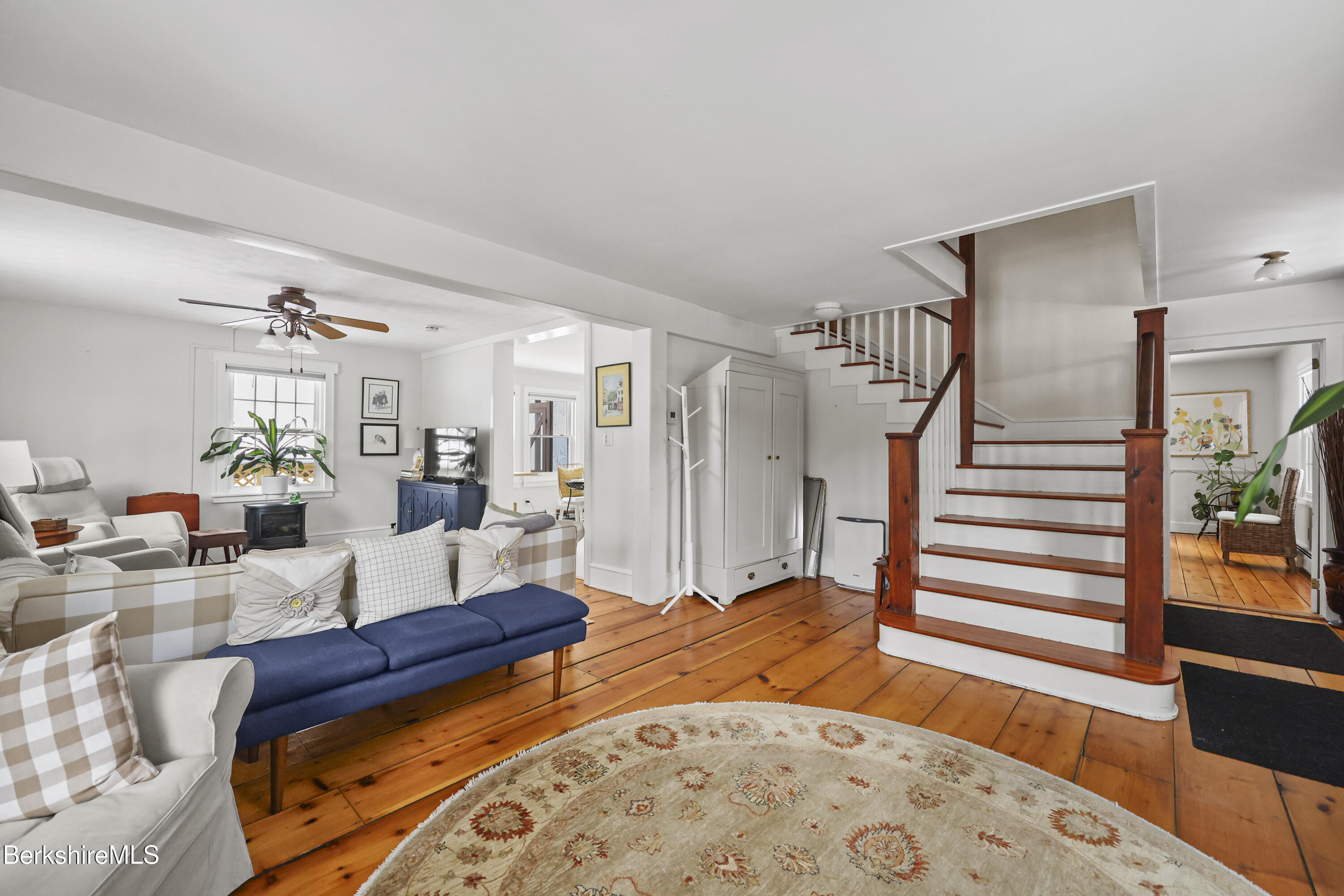 360 Housatonic St