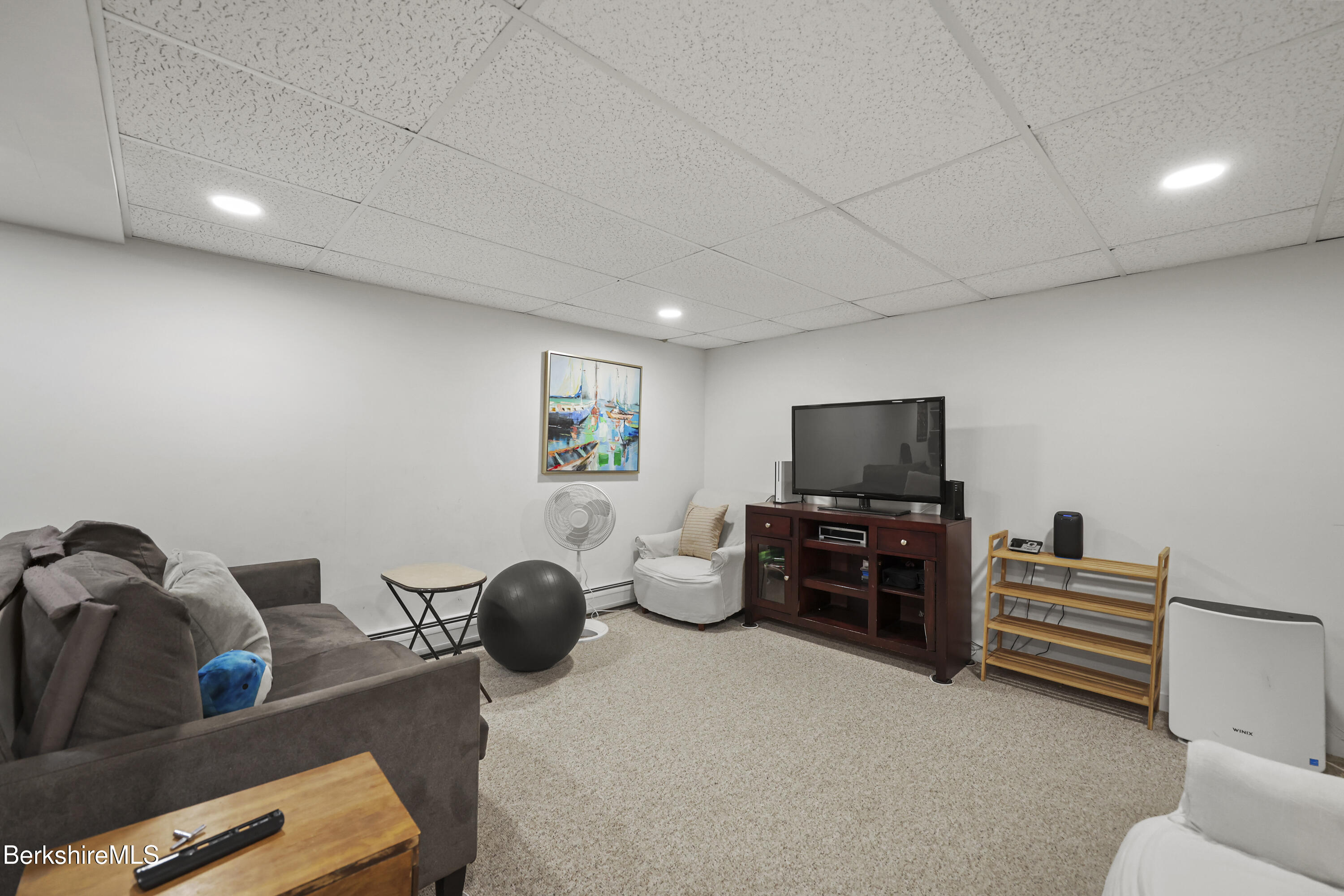 360 Housatonic St