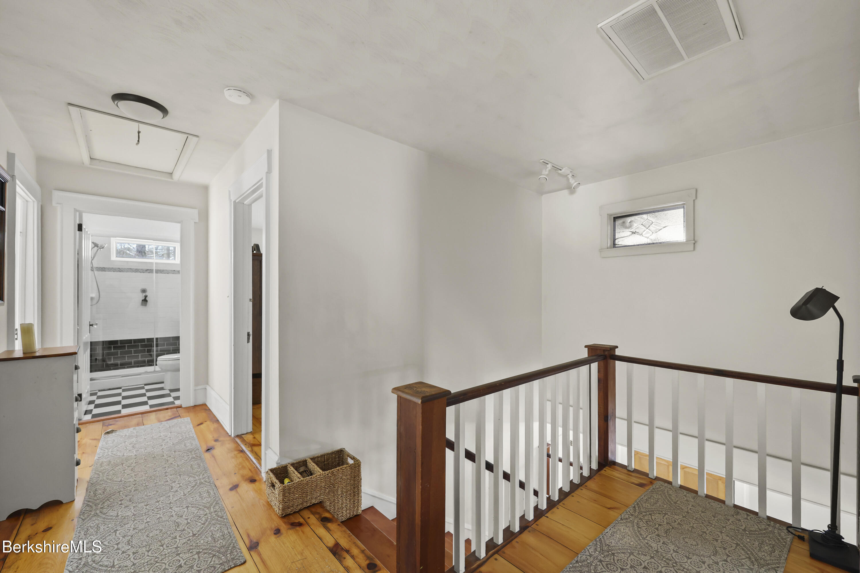 360 Housatonic St