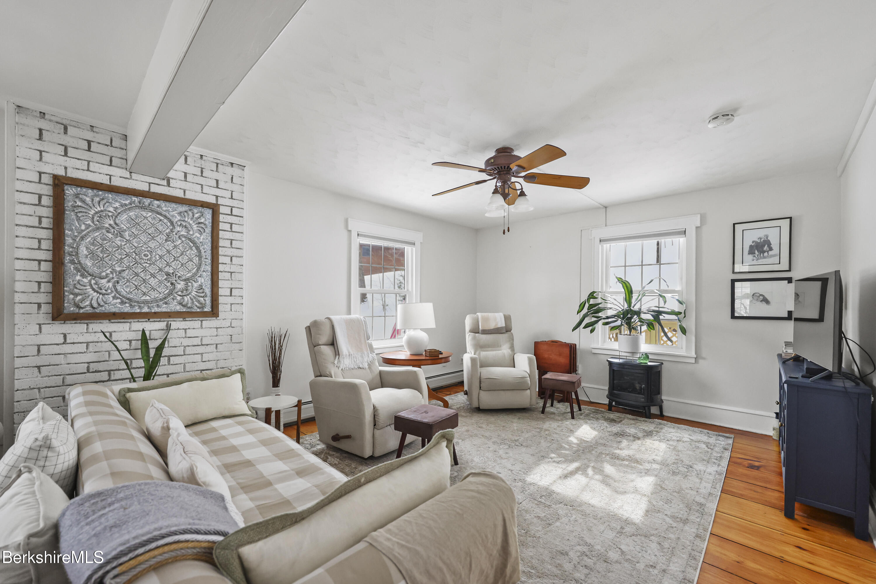 360 Housatonic St