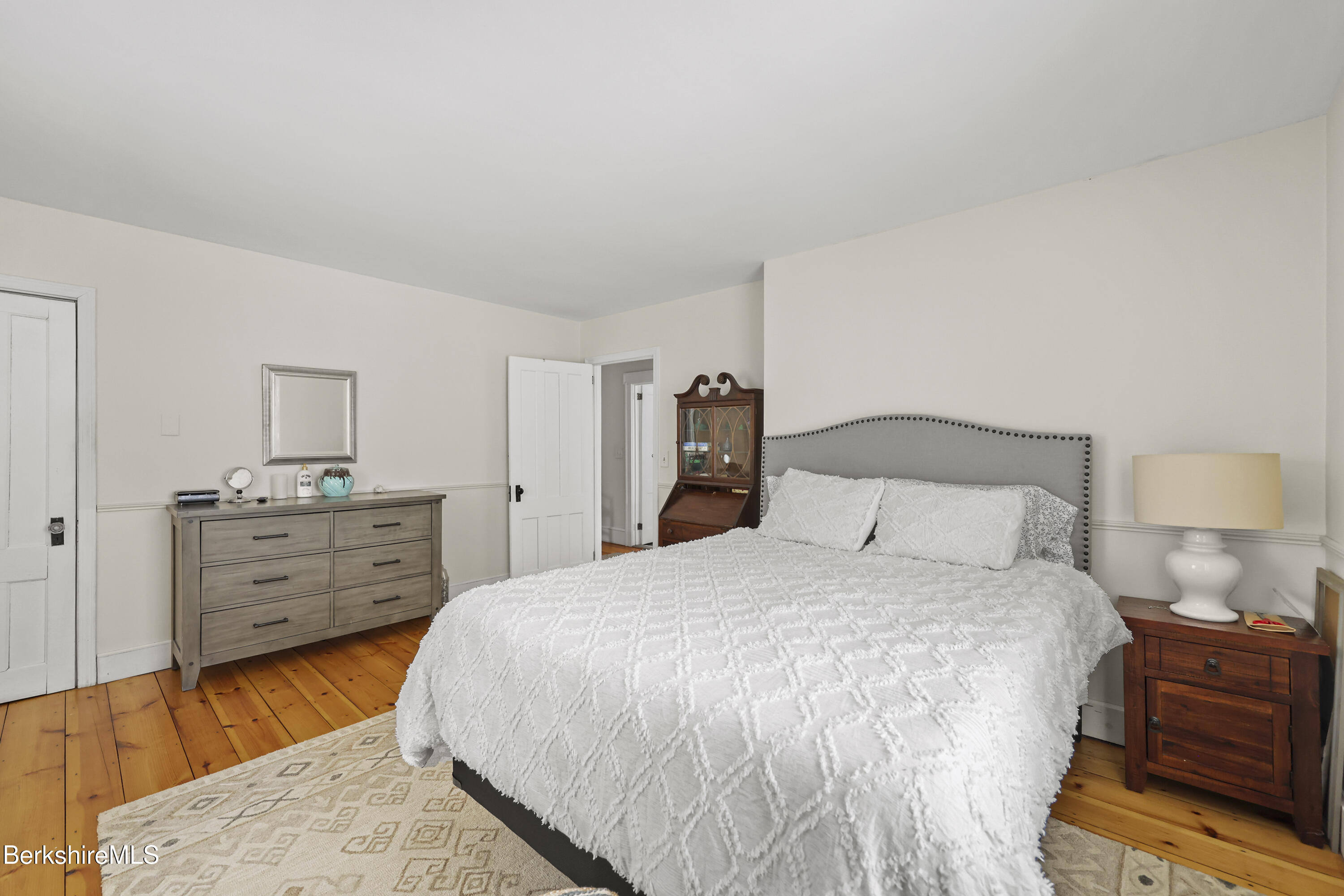 360 Housatonic St